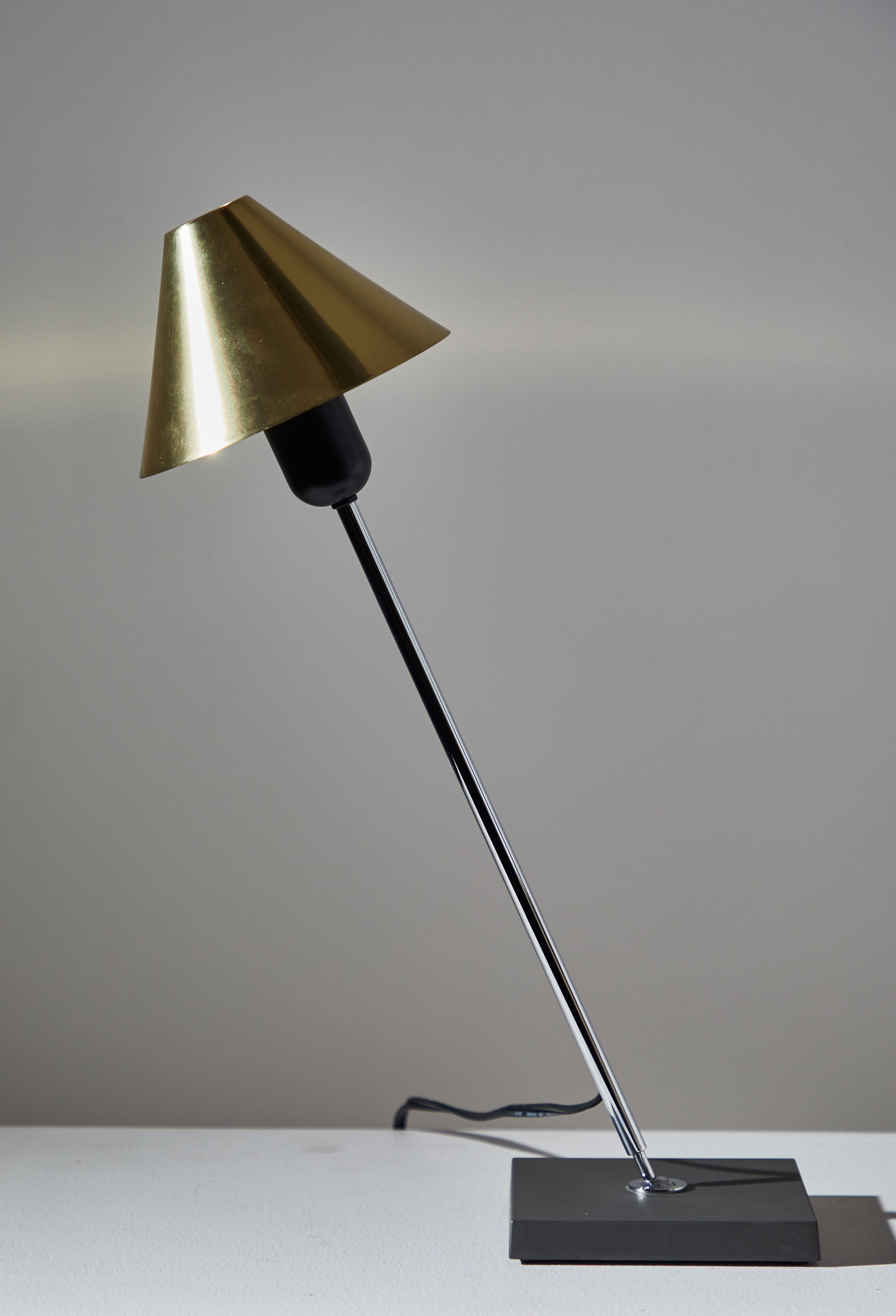 „Tischlampe Gira“ von Massana, Tremoleda und Ferrer für Santa & Cole (Spanisch)