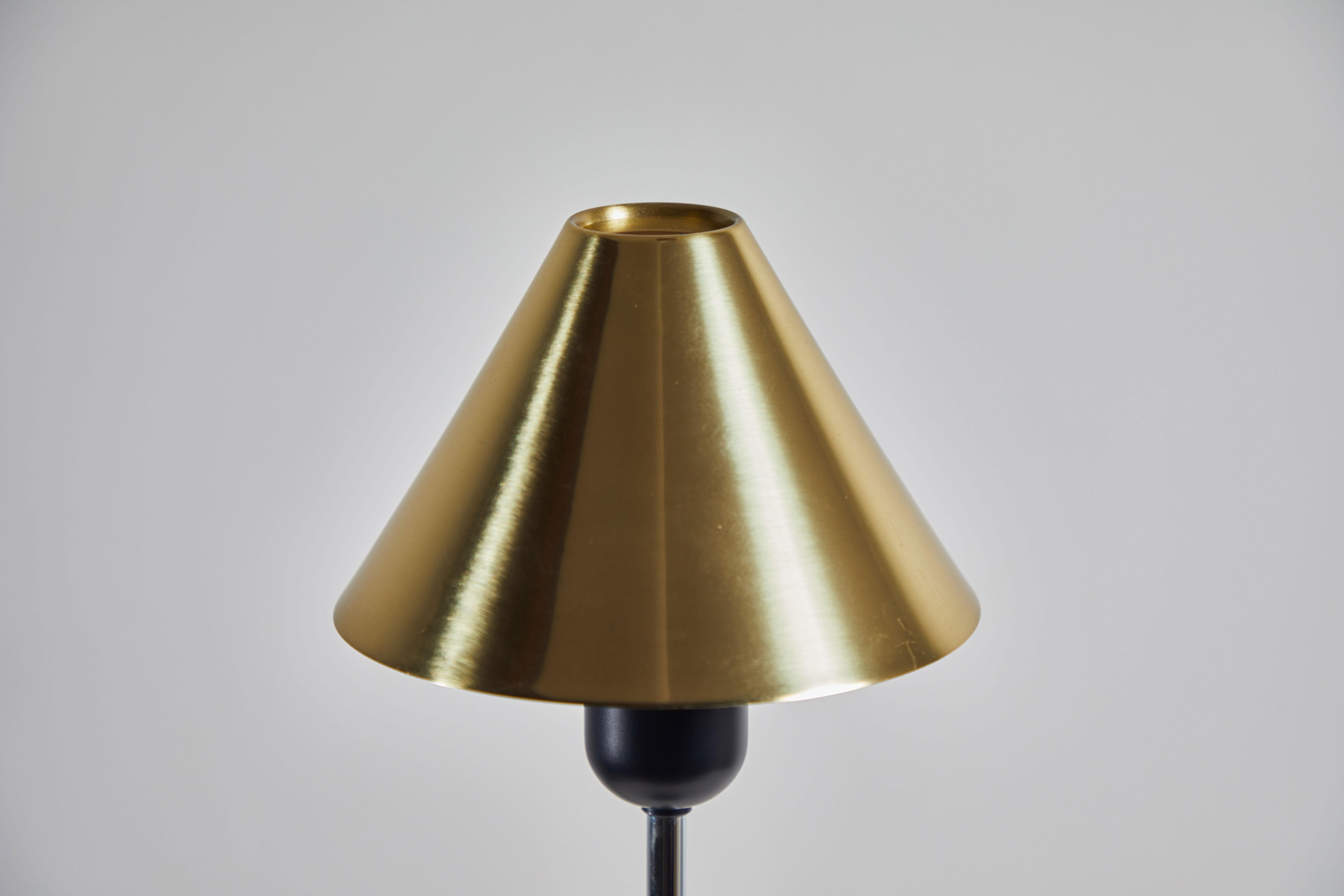 „Tischlampe Gira“ von Massana, Tremoleda und Ferrer für Santa & Cole 1