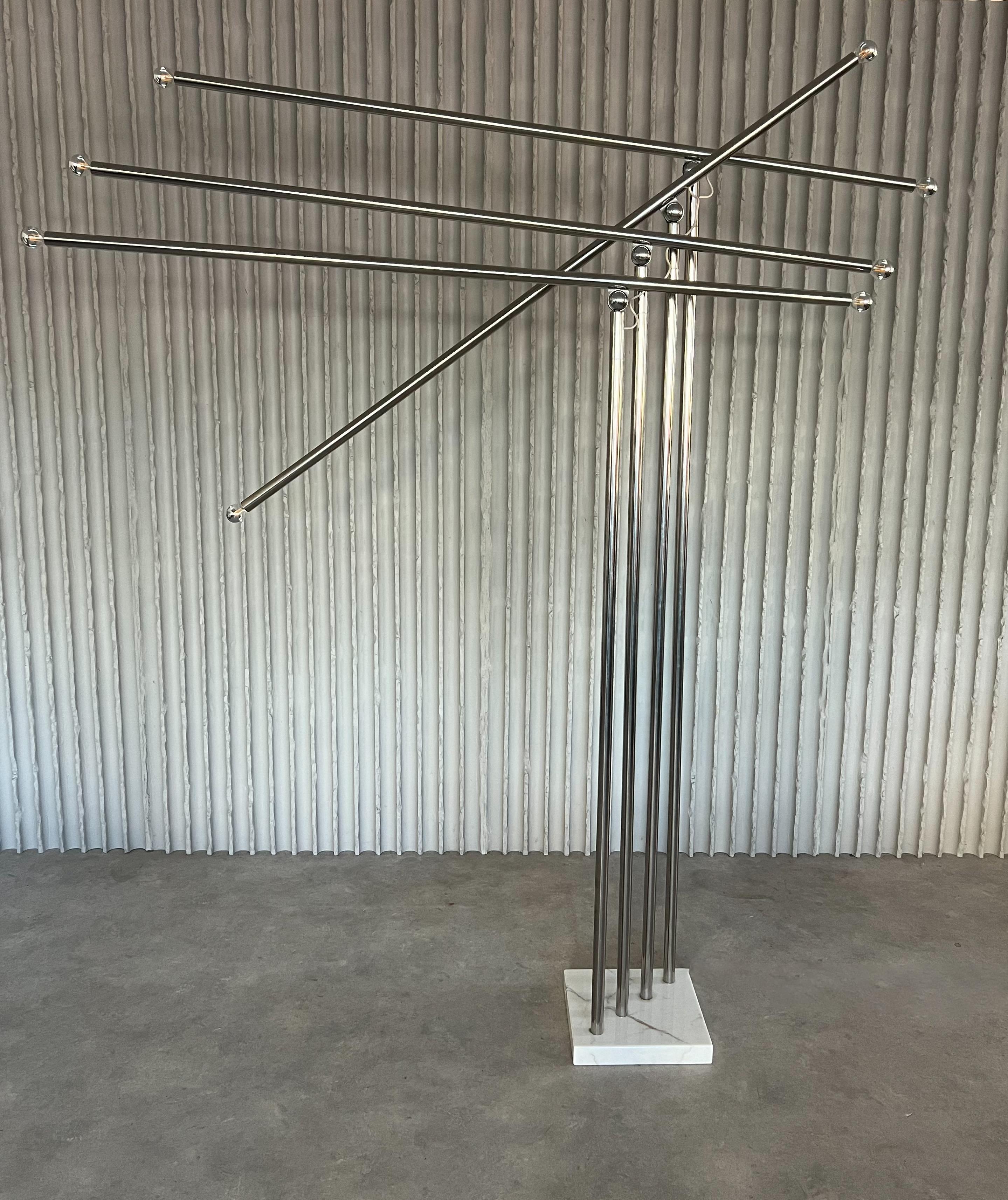 Late 20th Century “Giraffa” floor lamp by Sergio Moscheni for Selenova For Sale