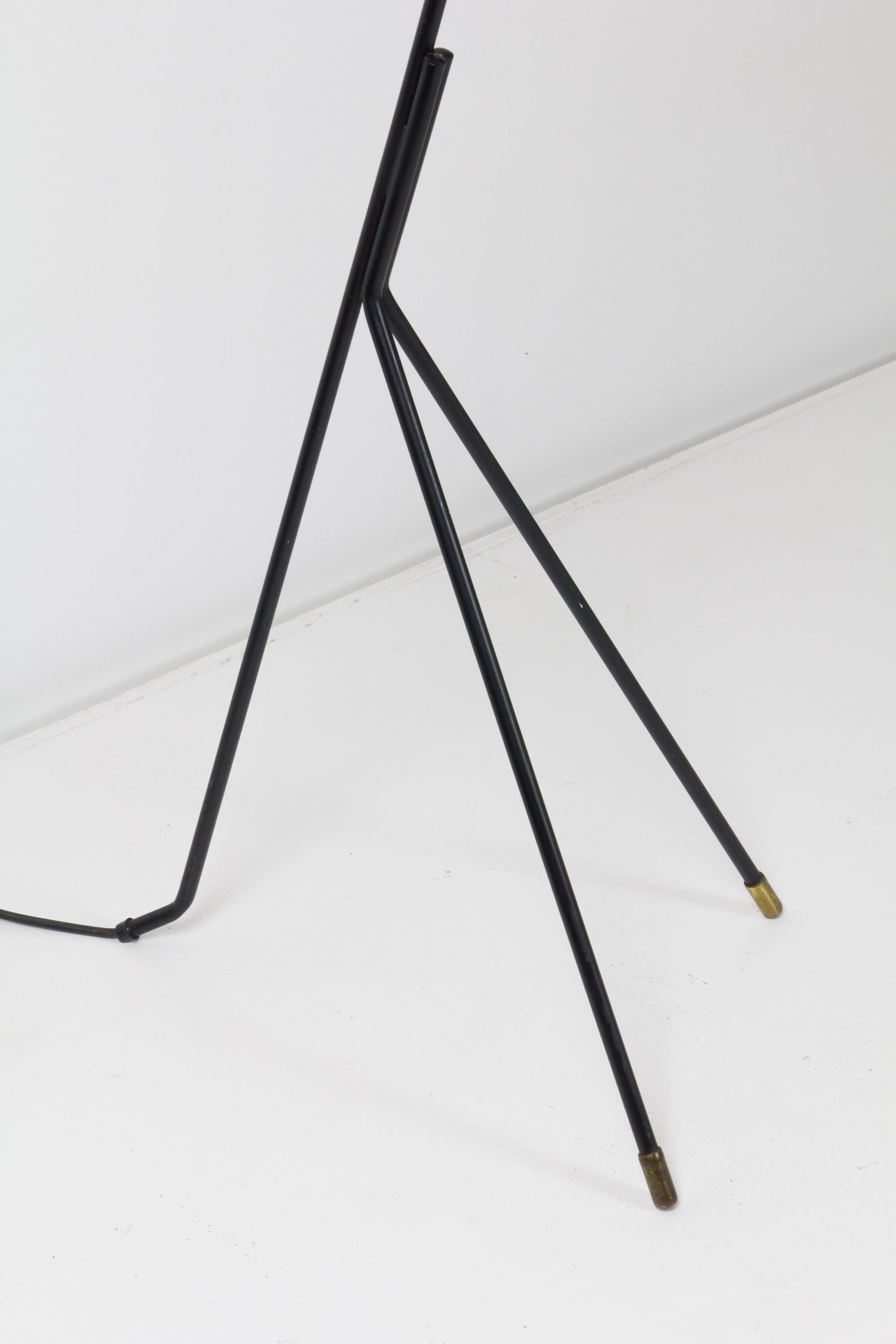 Giraffe Lamp by Svend Aage Holm Sorensen In Good Condition In Brooklyn, NY