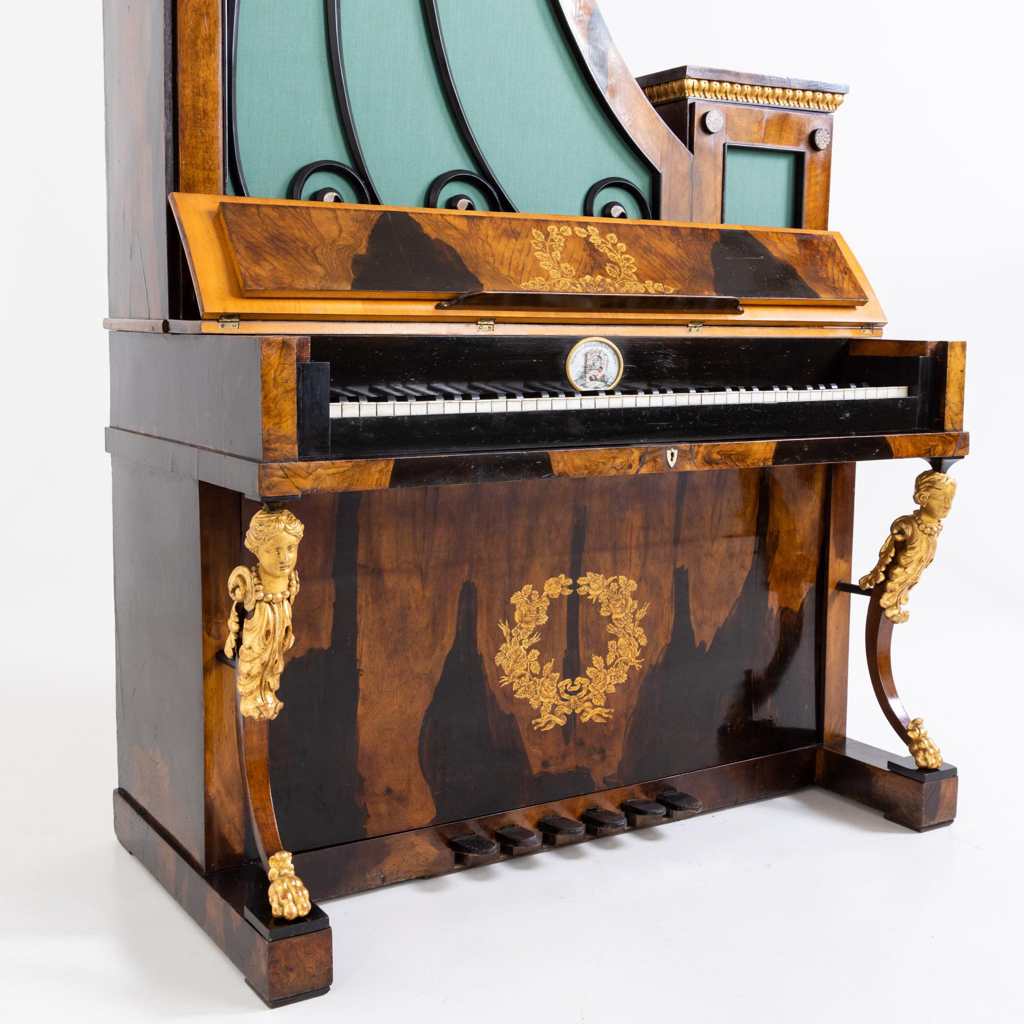 Giraffe Piano by Christoph Ehrlich zu Bamberg, around 1820 For Sale 1