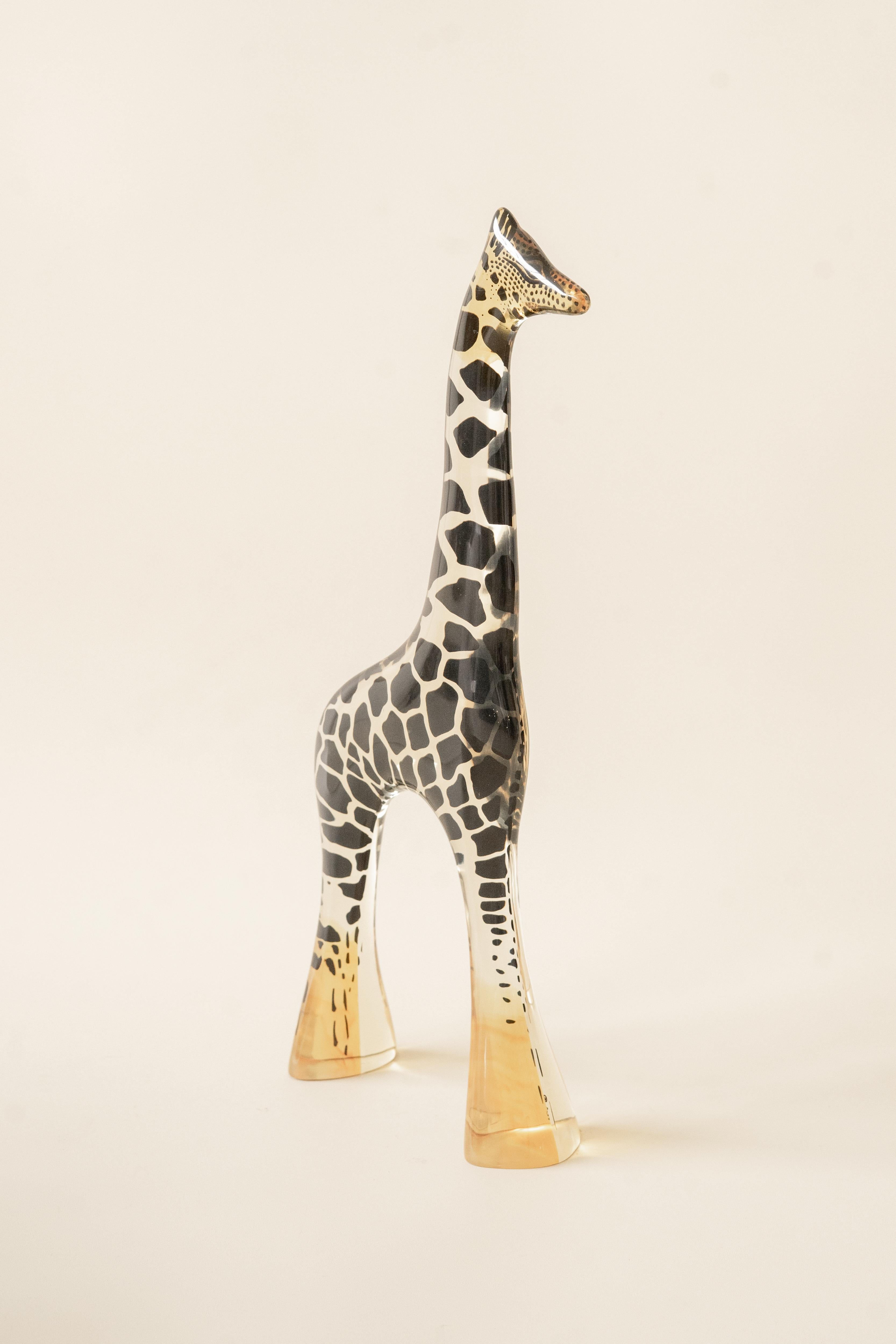 Cette pièce est l'une des sculptures vintage en lucite du milieu du siècle d'Abraham Palatnik (1928-2020), à collectionner, inspirée par la faune diversifiée du Brésil. Toutes ces œuvres sont réalisées à l'acrylique et au pigment. Artiste et