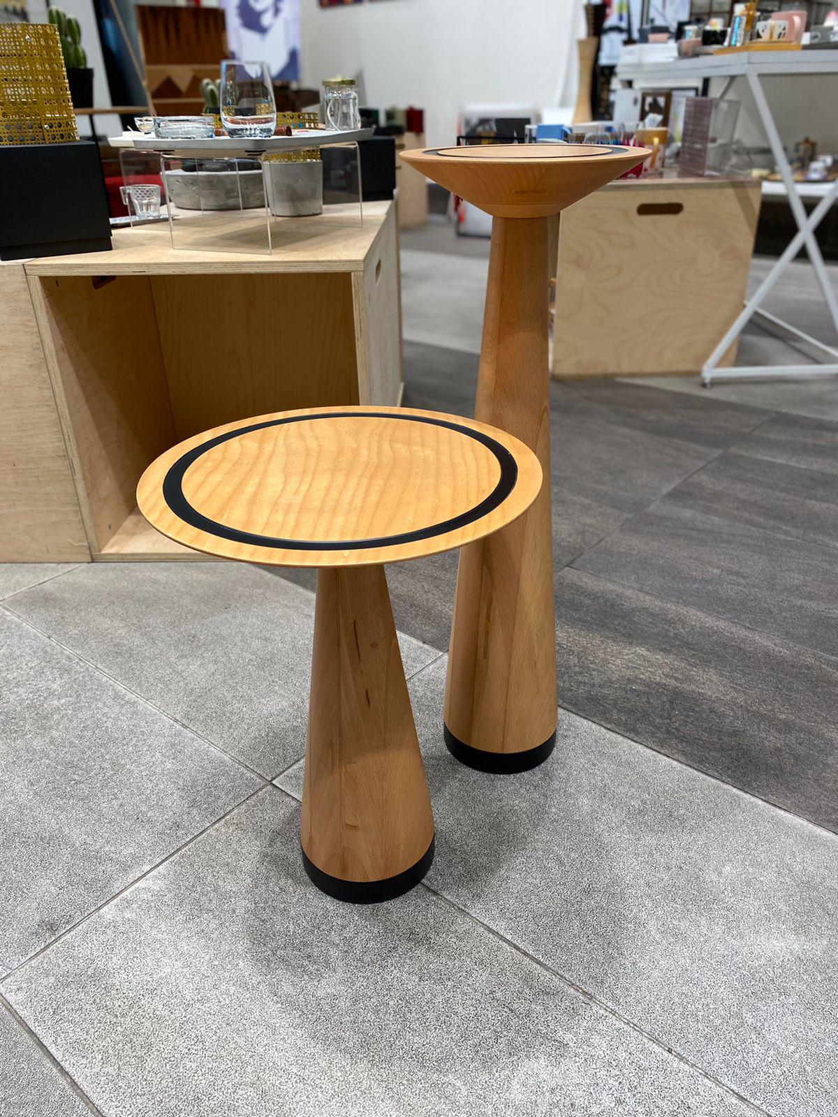 Unknown Minimalist Pedestal Side Tables Set in Light Oak Wood and Black Metal Base For Sale