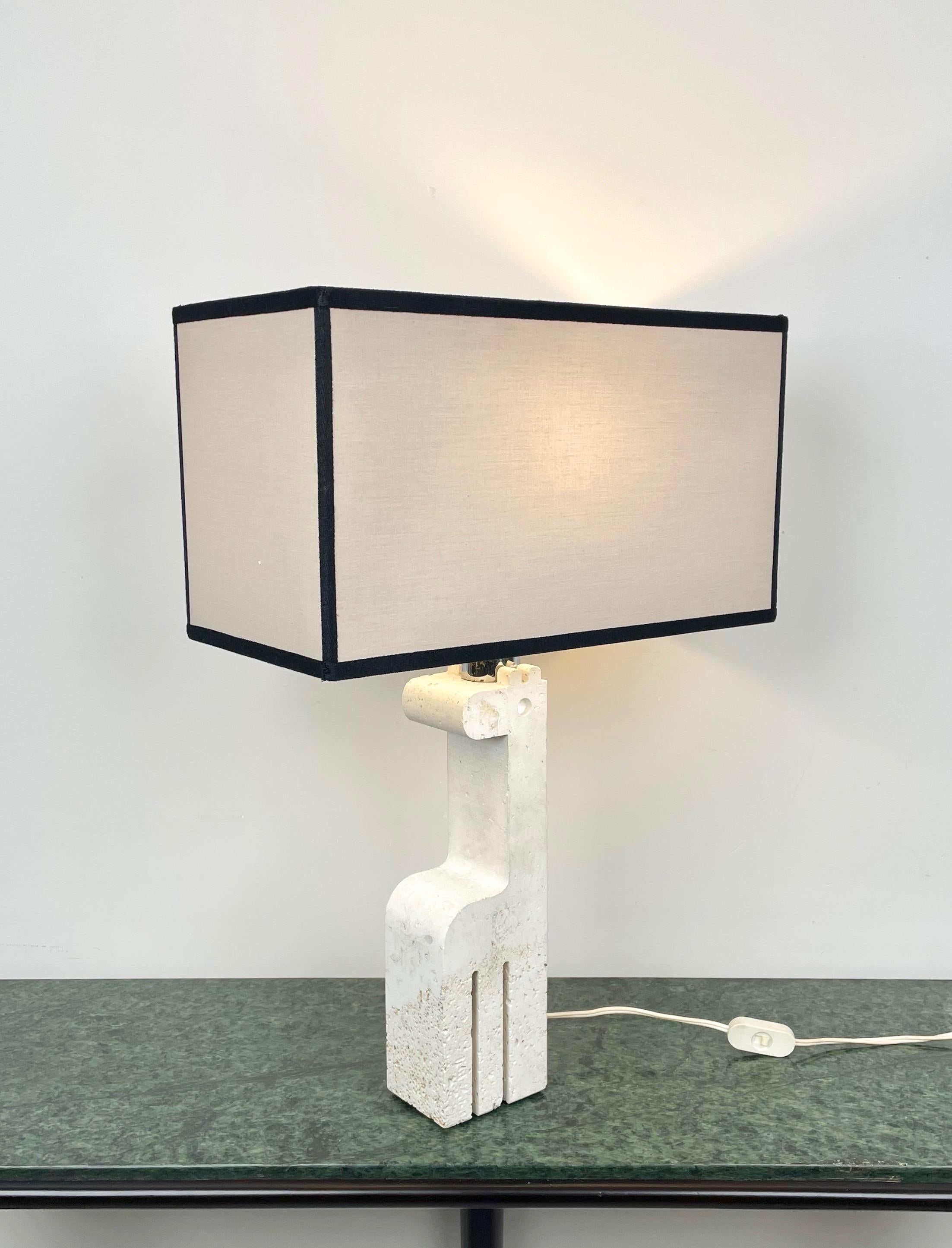 Giraffe Table Lamp in Travertine by Fratelli Mannelli, Italy, 1970s For Sale 5