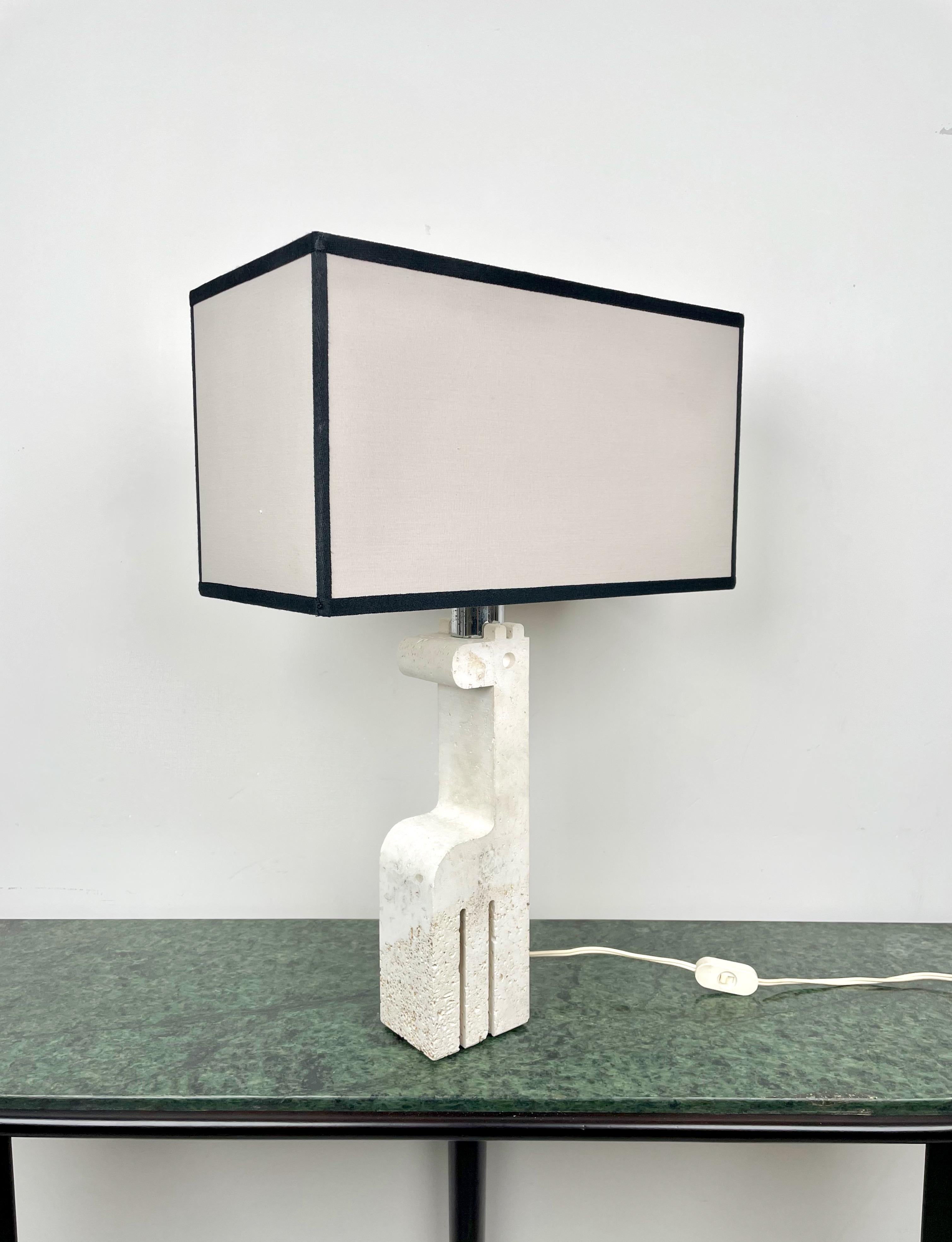 Mid-Century Modern Giraffe Table Lamp in Travertine by Fratelli Mannelli, Italy, 1970s For Sale