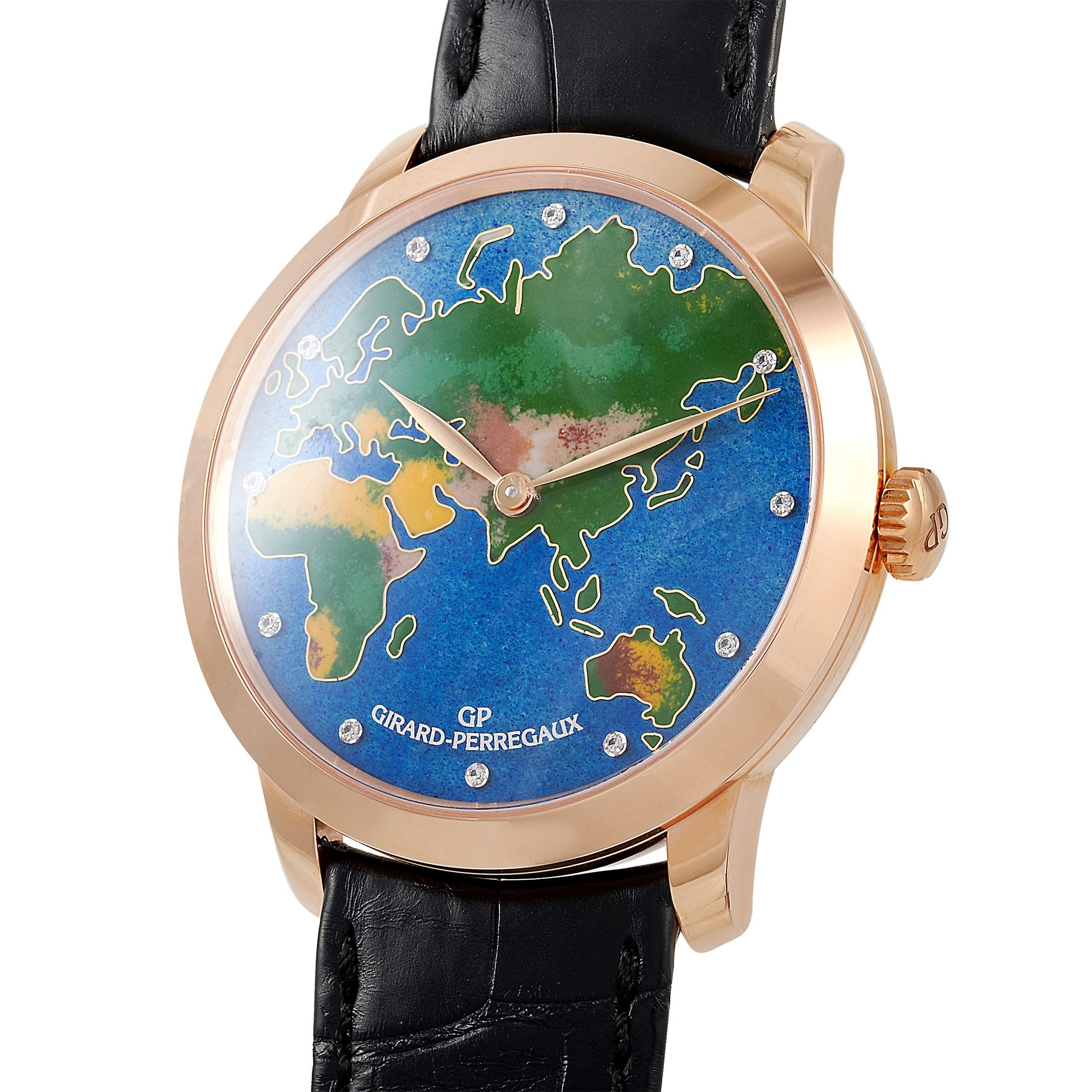 Este Reloj Girard Perregaux 1966 The World Edición Limitada con Esfera de Esmalte Cloisonné, número de referencia 49534-52-1329SBB6A, se presenta en una caja de oro rosa de 18 quilates que mide 40 mm de diámetro. La caja está engastada en una