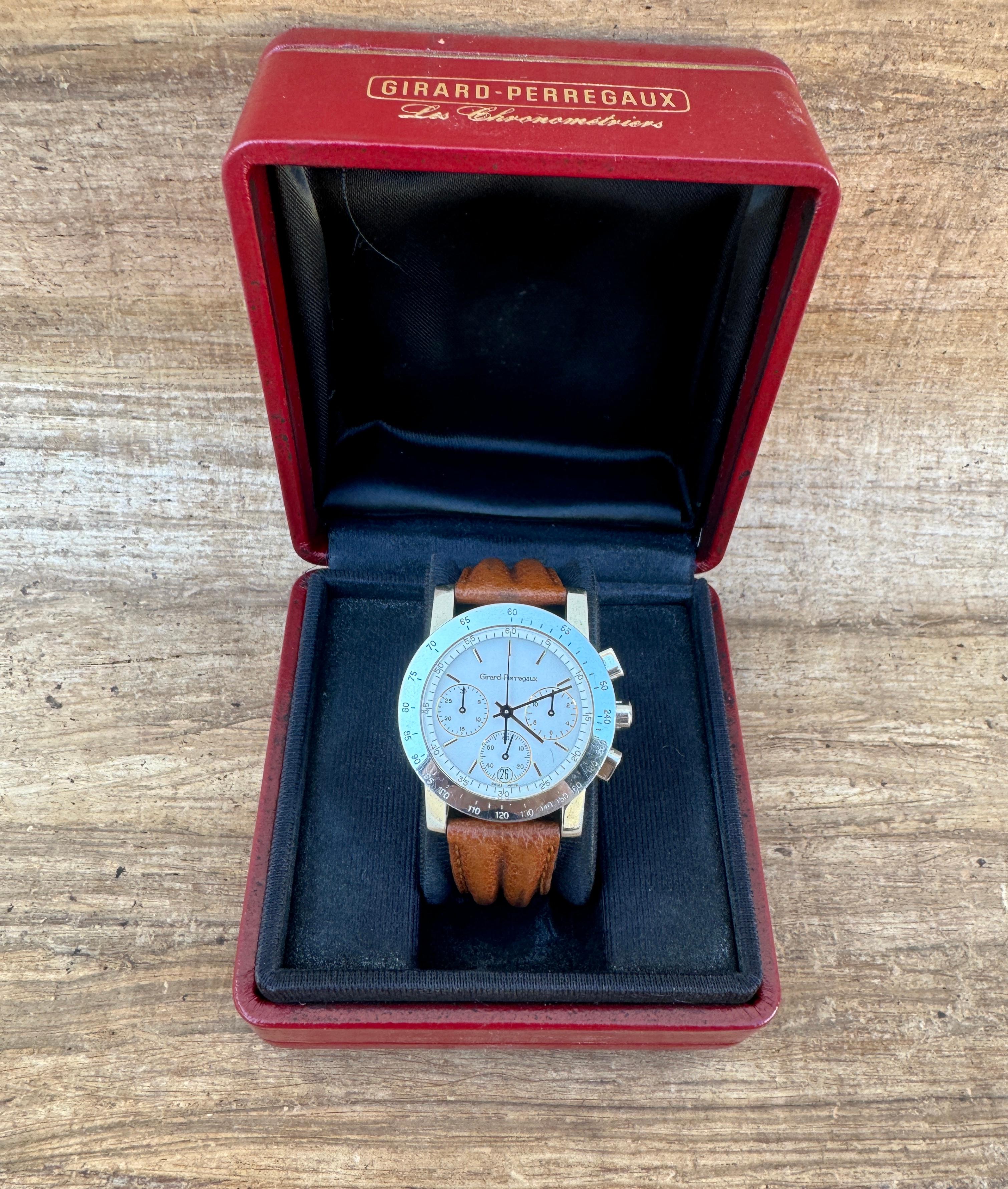 Girard Perregaux 7700 GP7001 Chronograph Mens Classic Watch Boxed Bon état à Toronto, CA