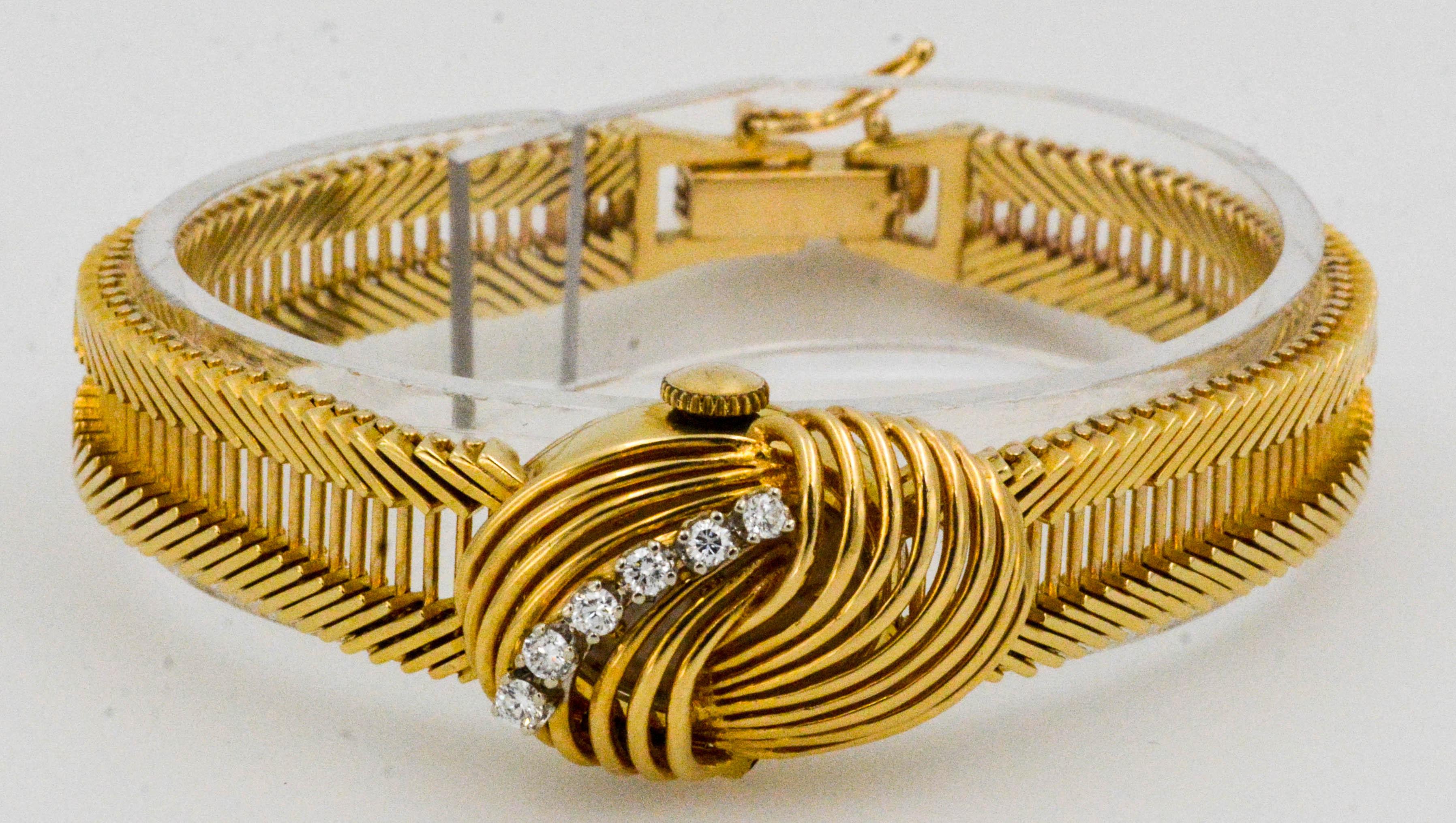 Round Cut Girard-Perregaux Ladies Yellow Gold Diamond Bracelet Wristwatch, circa 1960s