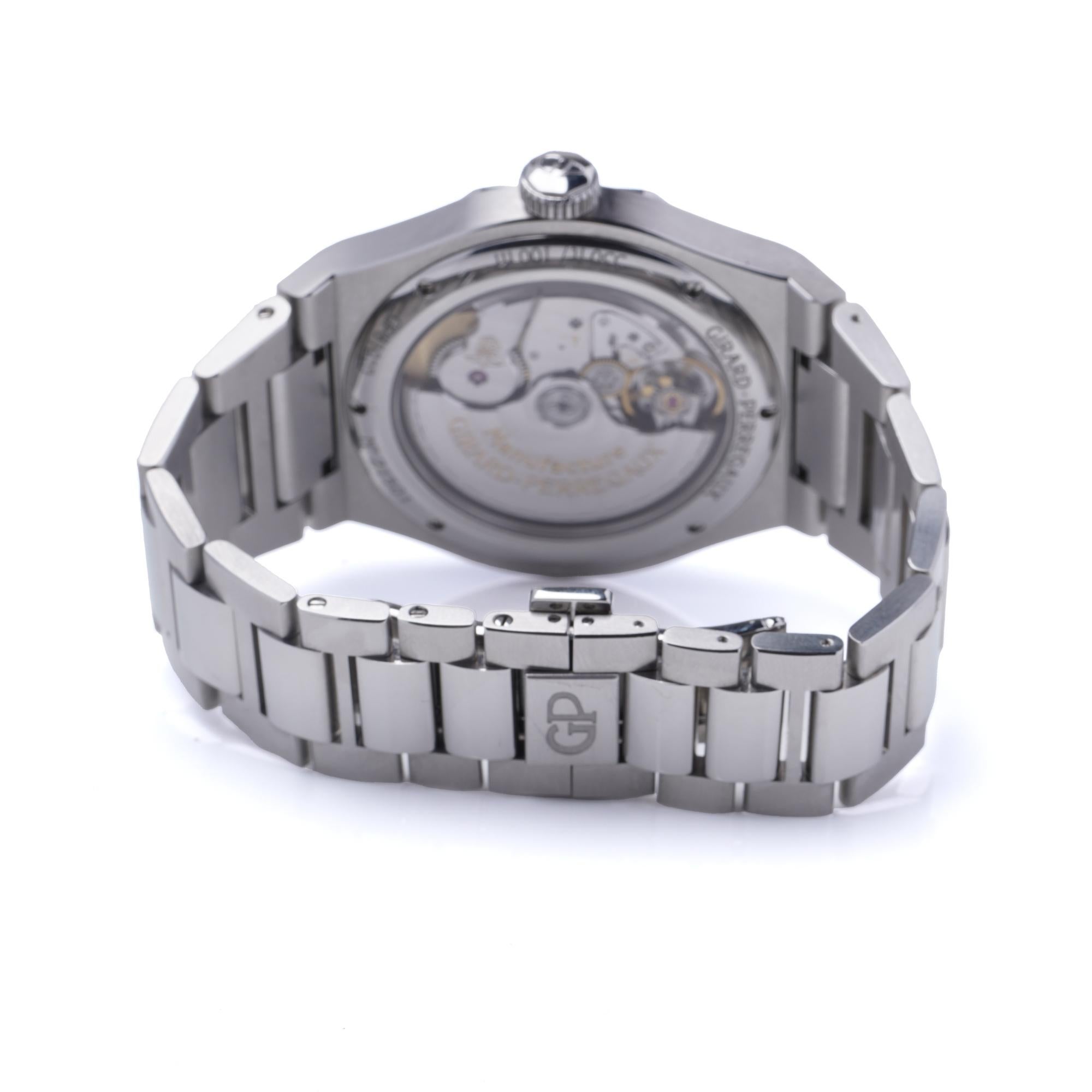 Girard-Perregaux Laureato 42mm Automatic watch, Ref. Nr. 81010 For Sale 1