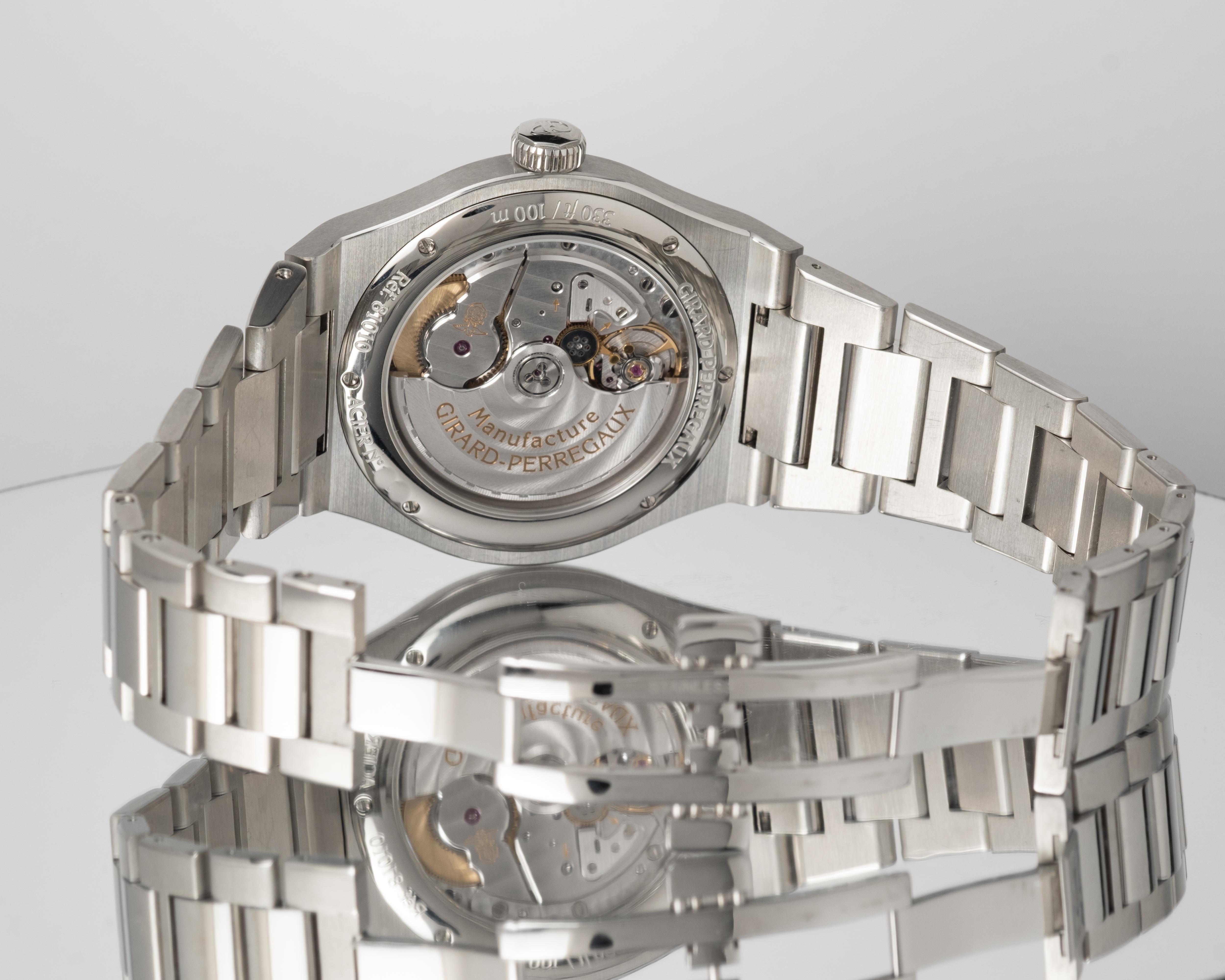 Girard Perregaux Laureato Automatic Watch Blue Dial Steel Bracelet 42mm 81010 FS For Sale 1