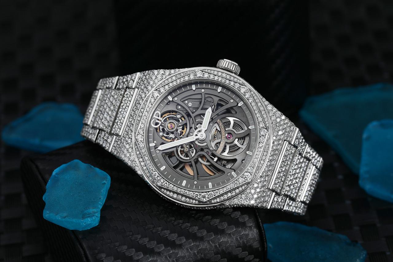 Girard-Perregaux Laureato Montre squelette personnalisée en acier inoxydable et diamants Neuf - En vente à New York, NY