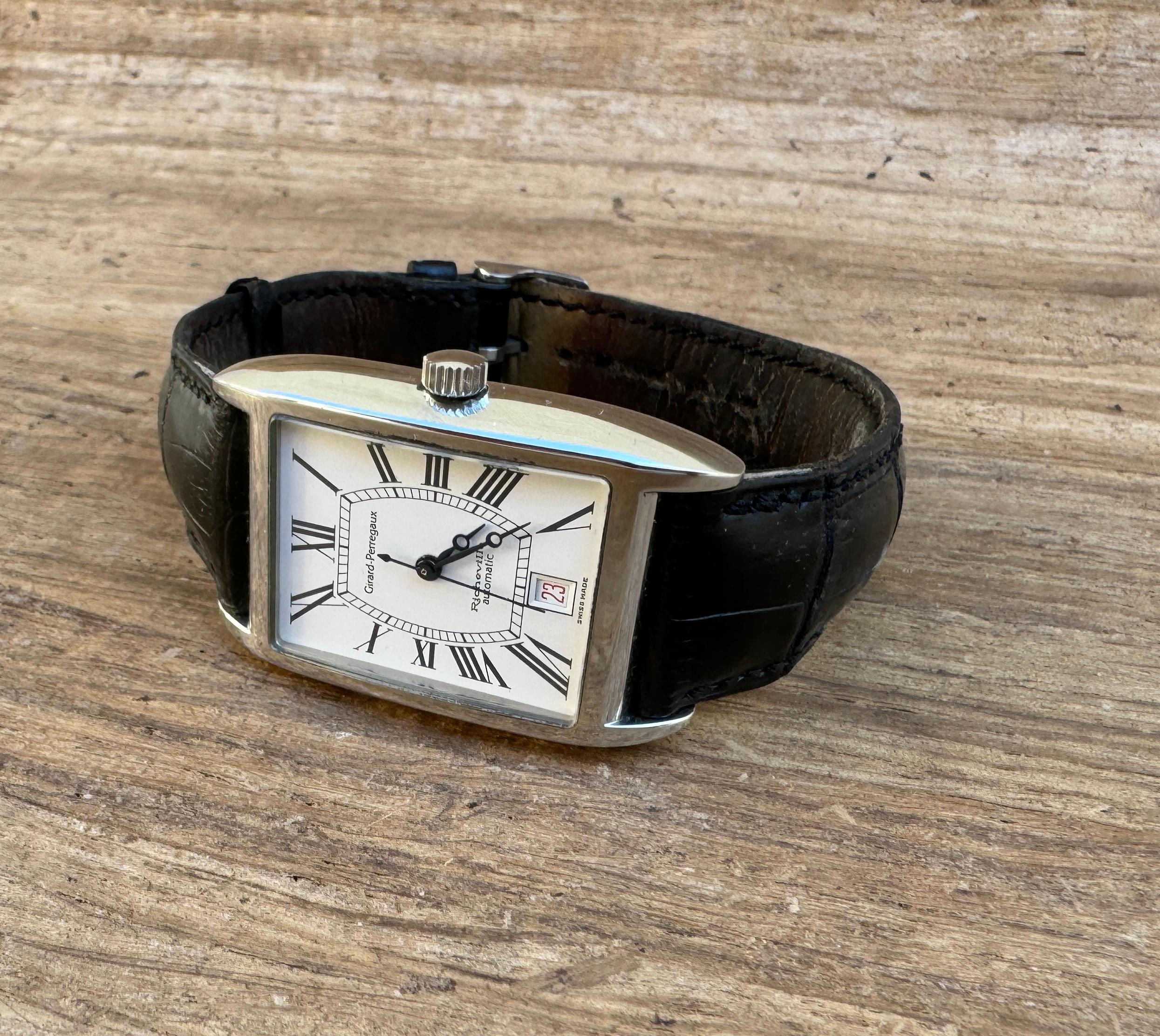 Brand: Girard Perregaux

Model: Richeville

Reference: 2510

Country Of Manufacture: Switzerland

Movement: Automatic

Case Material: Stainless steel

Measurements : Case width: 29mm x 44mm. (without crown)

Band Type : Omega Stainless steel With