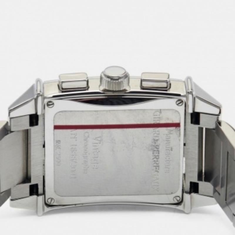 Diese Uhr von Girard Perregaux wurde mit viel Geschick und unter Verwendung hochwertiger Materialien entwickelt, um die Zeit auf die effizienteste Art und Weise abzulesen und sich gleichzeitig in Ihren tadellosen Stil einzufügen. Es hat viel Charme