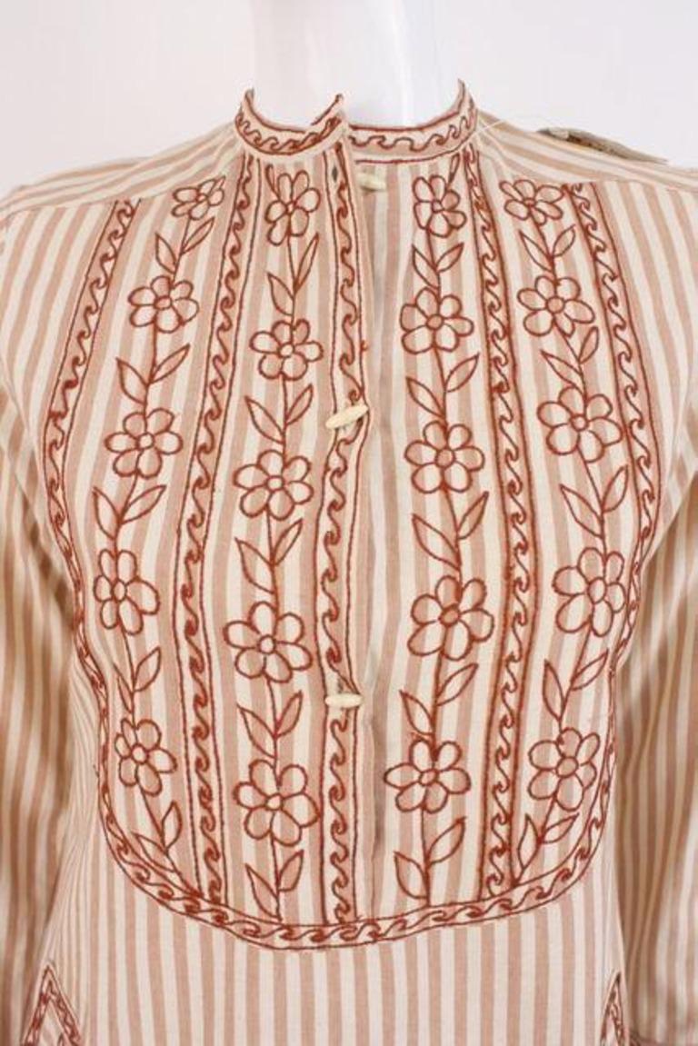Beige GIRASOL - Robe mexicaine vintage en rupture de stock, années 70 en vente