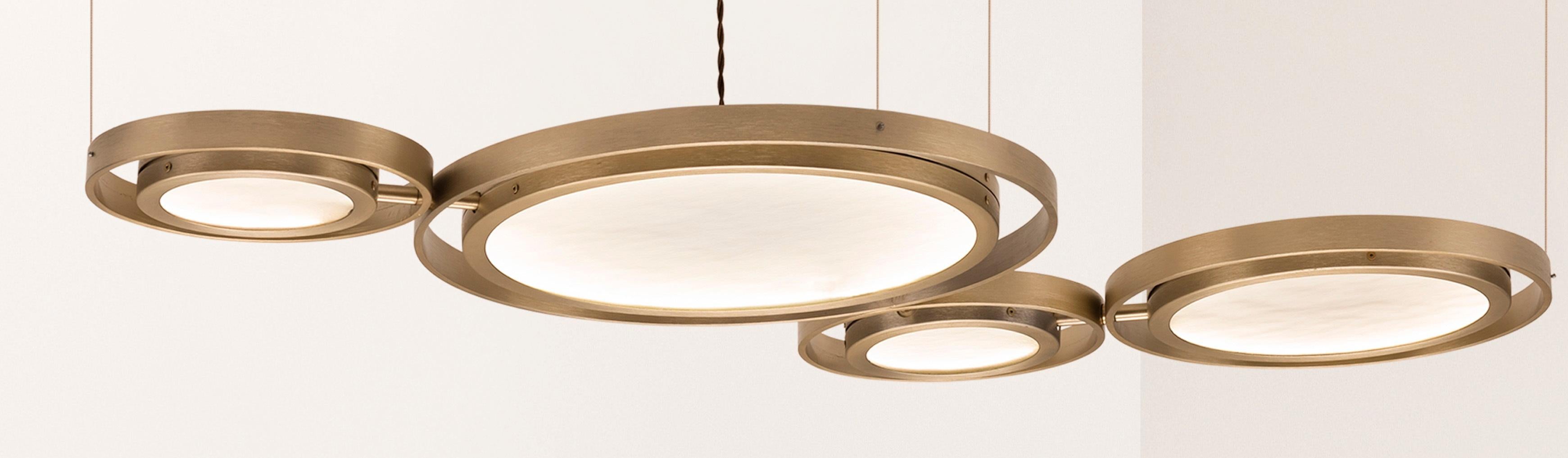Lámpara Colgante Horizontal Girasole de Euroluce Lampada
Dimensiones: P 50 x An 105 x Al 5 cm.
Materiales: Metal y cristal.

Disponible en diferentes colores. Los precios pueden variar. Todas nuestras lámparas pueden cablearse según cada país. Si se