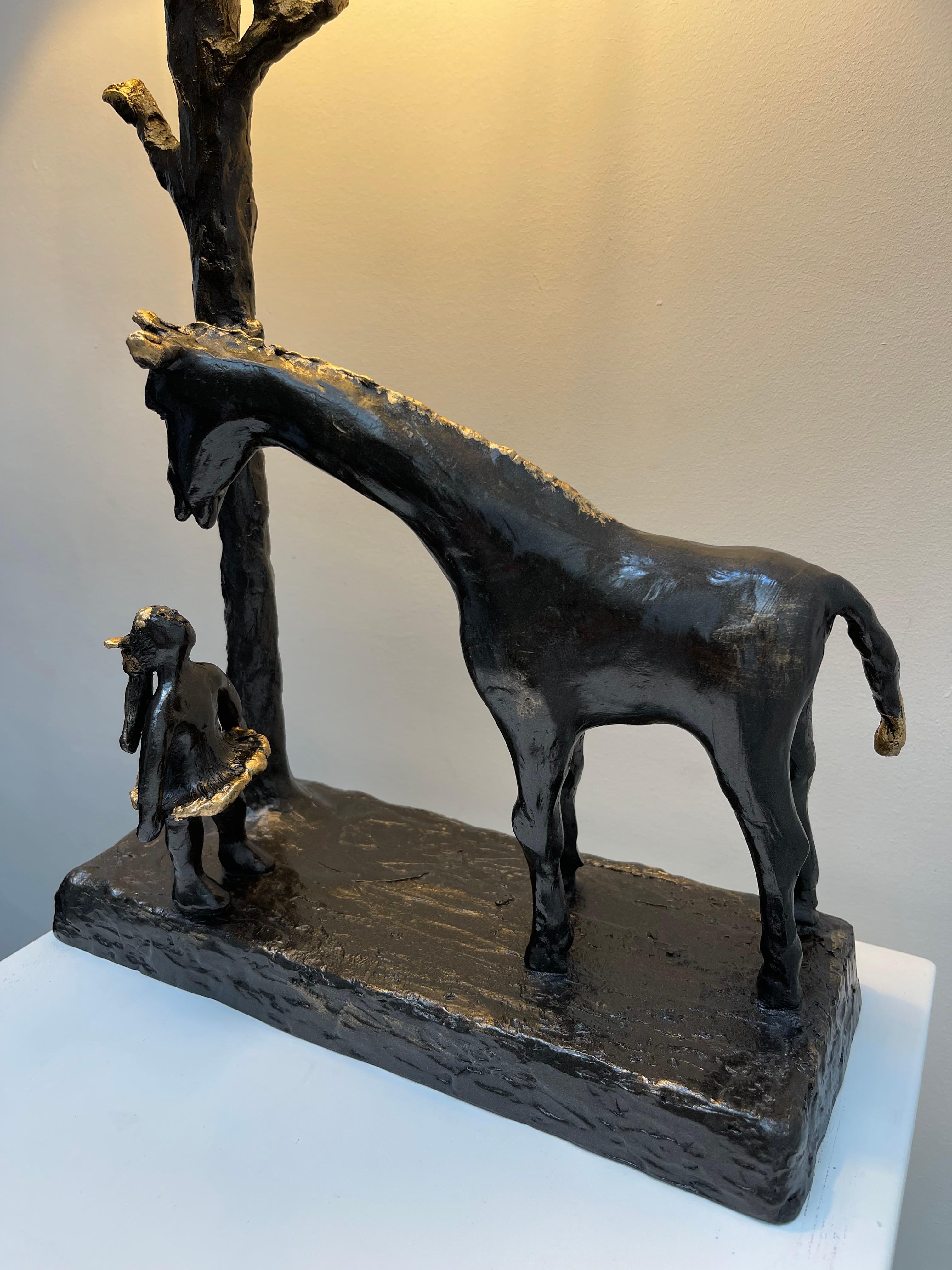 Britannique Lampe de table sculpturale « Fille et girafe », bronze en vente