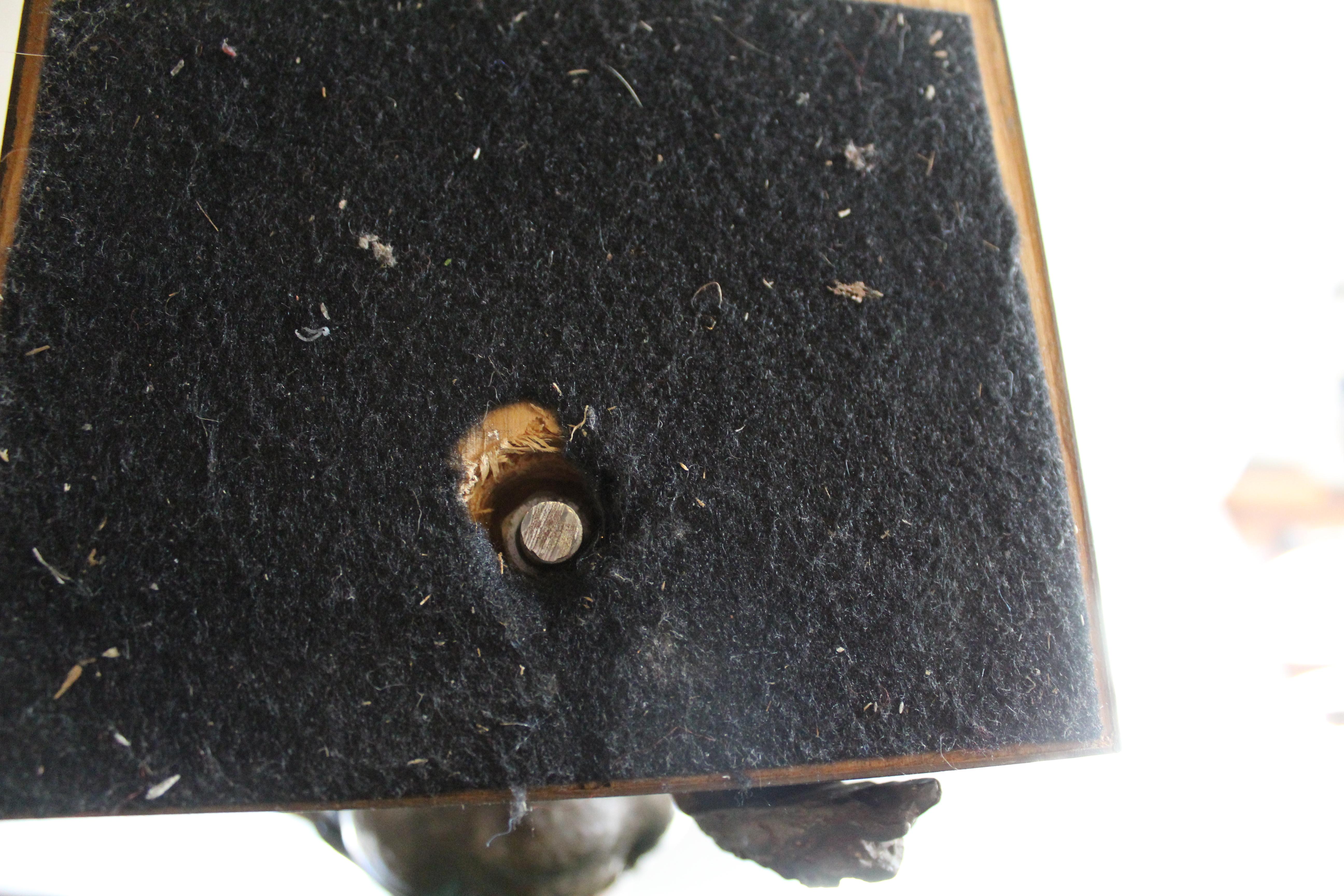 Scultura firmata 
