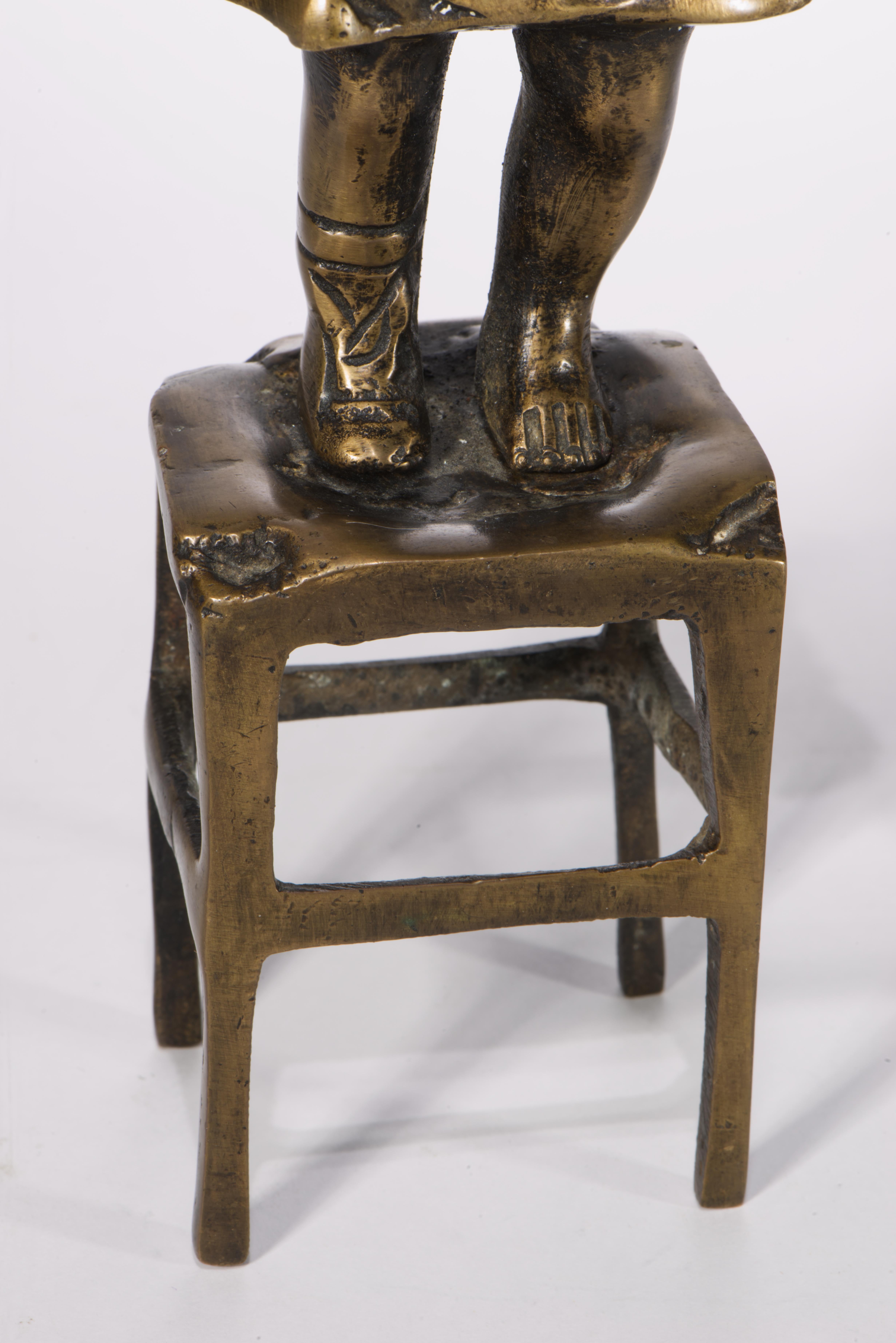 Girl Standing on a Stool, Bronze Sculpture in Style of Juan Clara (20. Jahrhundert) im Angebot
