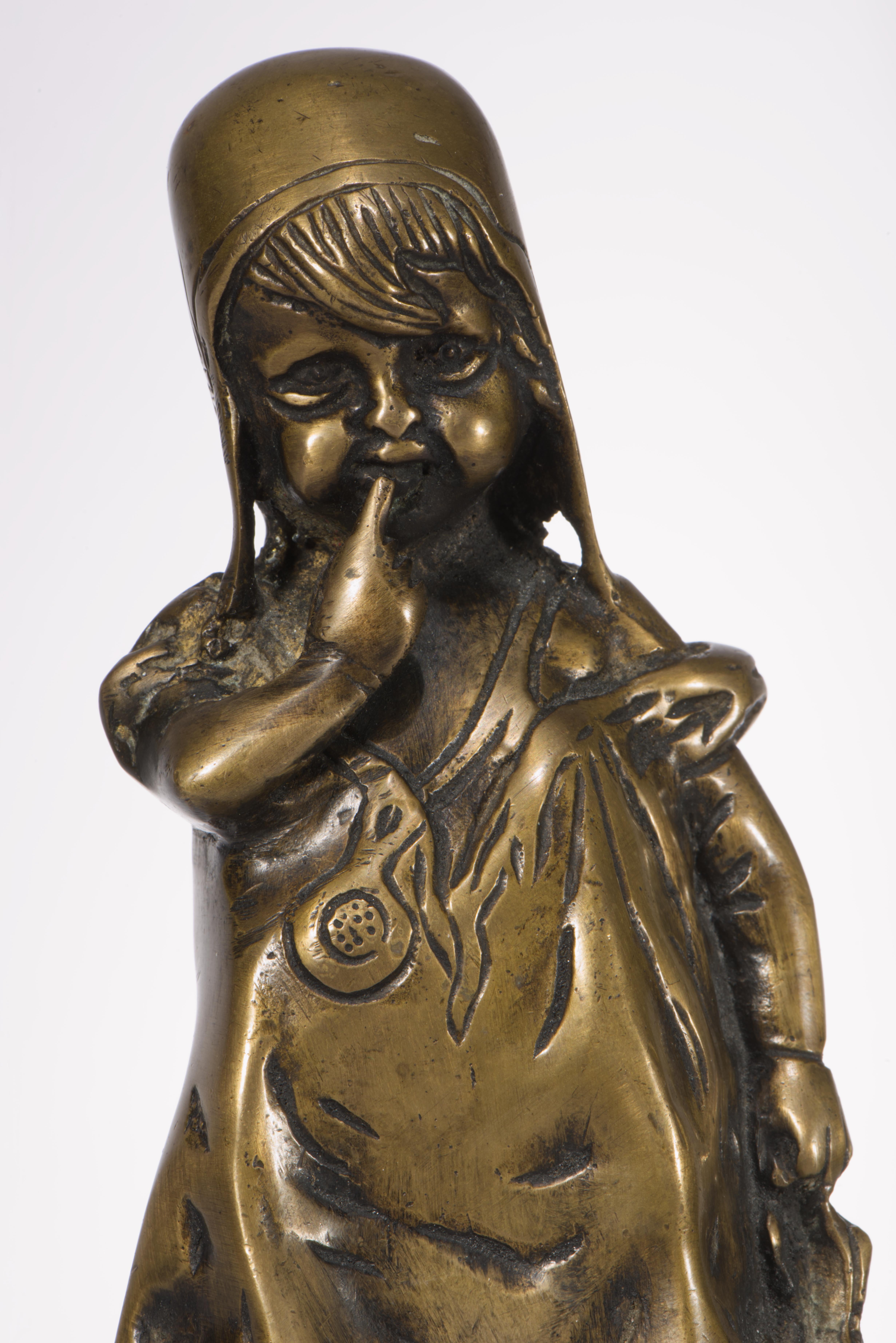 Girl Standing on a Stool, Bronze Sculpture in Style of Juan Clara im Angebot 1