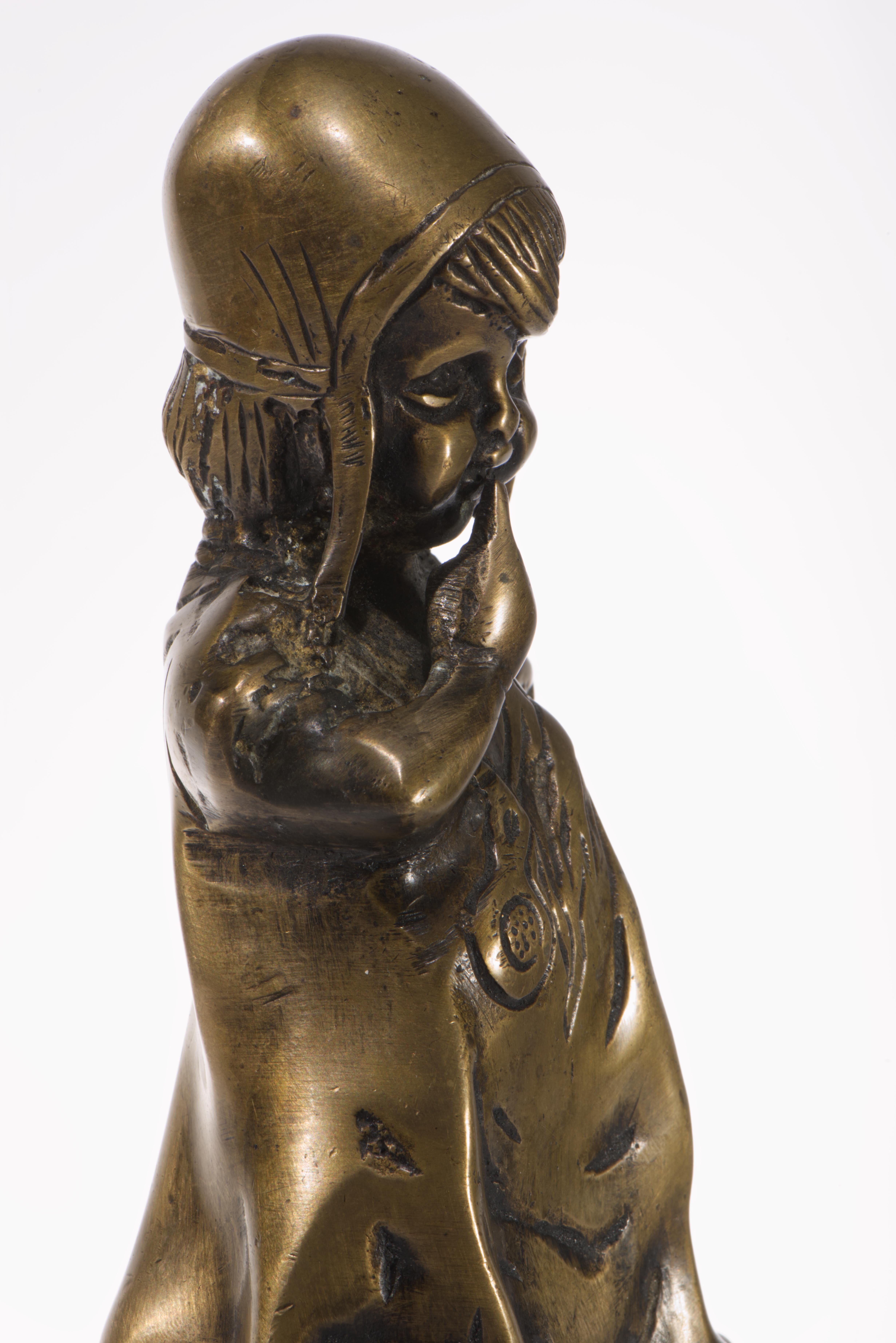 Girl Standing on a Stool, Bronze Sculpture in Style of Juan Clara im Angebot 2