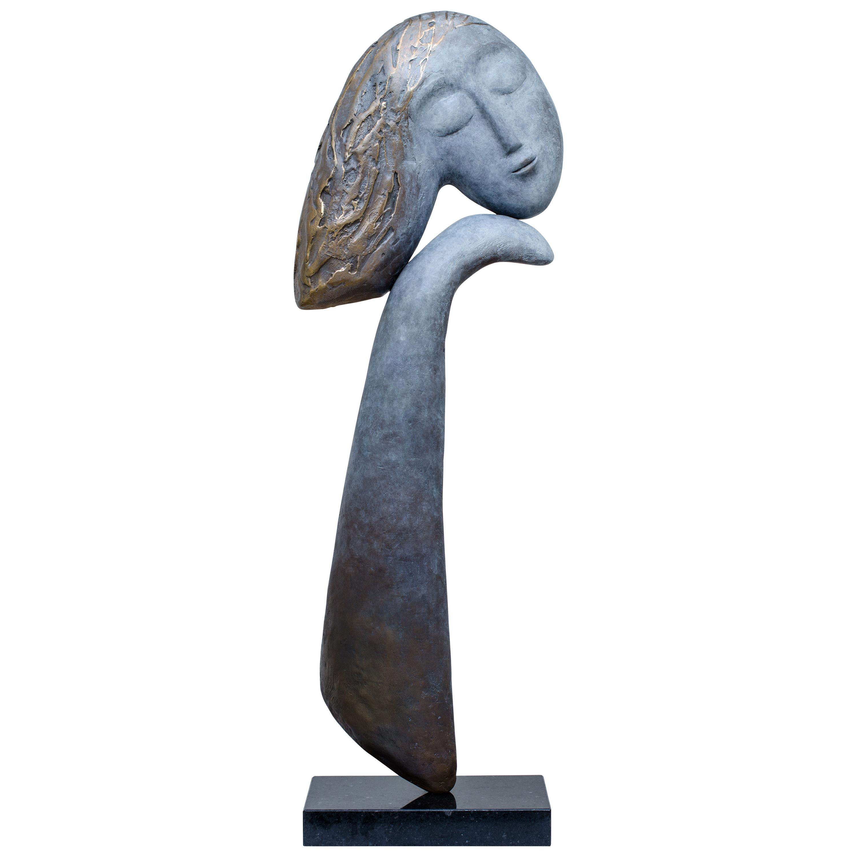 « Fille aux cheveux dorés » - Sculpture en bronze unique en son genre