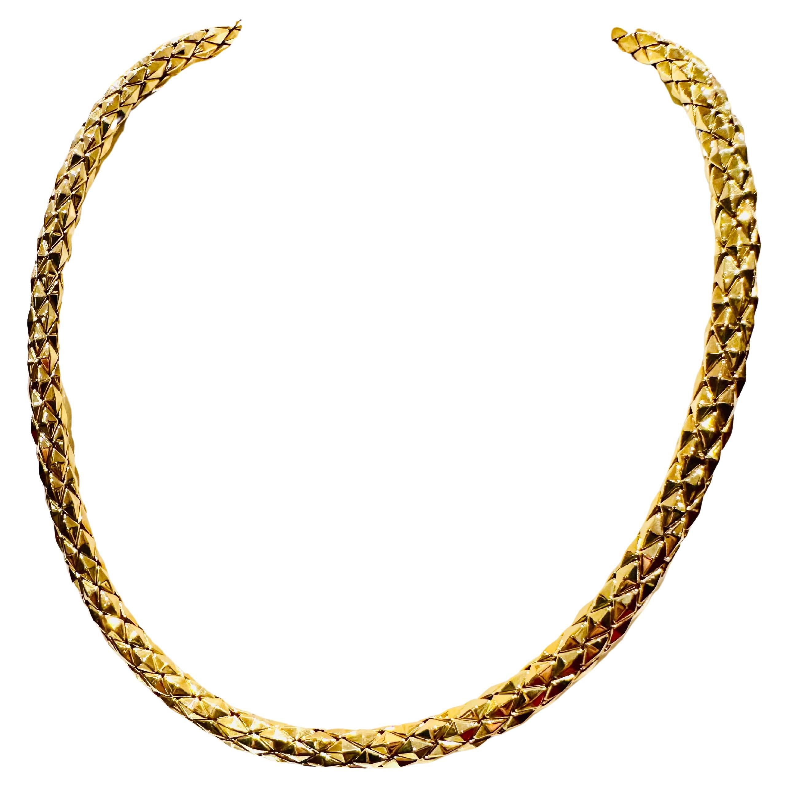 Who first wore jewelry?
