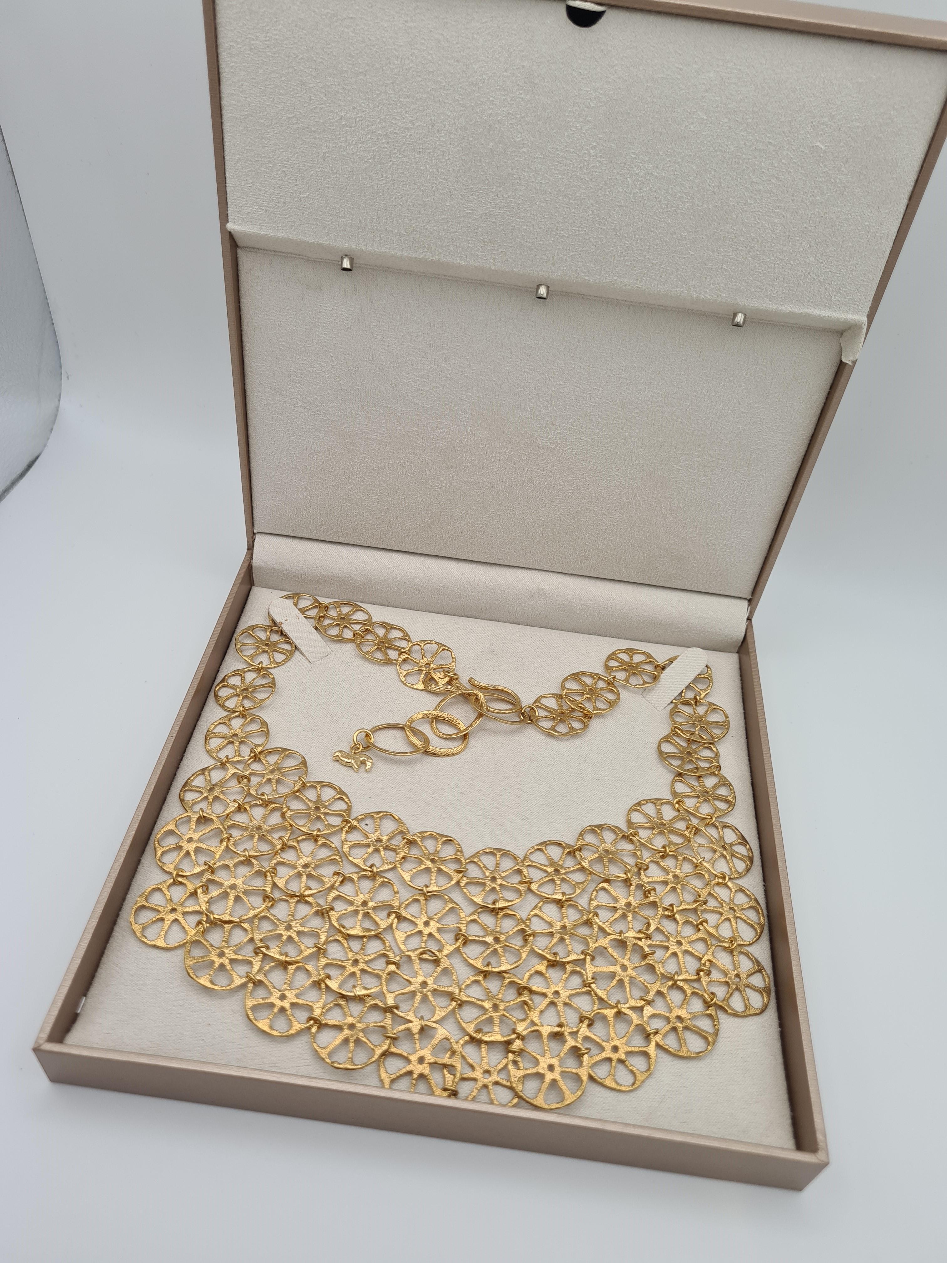 Girocollo Collezione Disco Traforato preistorico For Sale 2