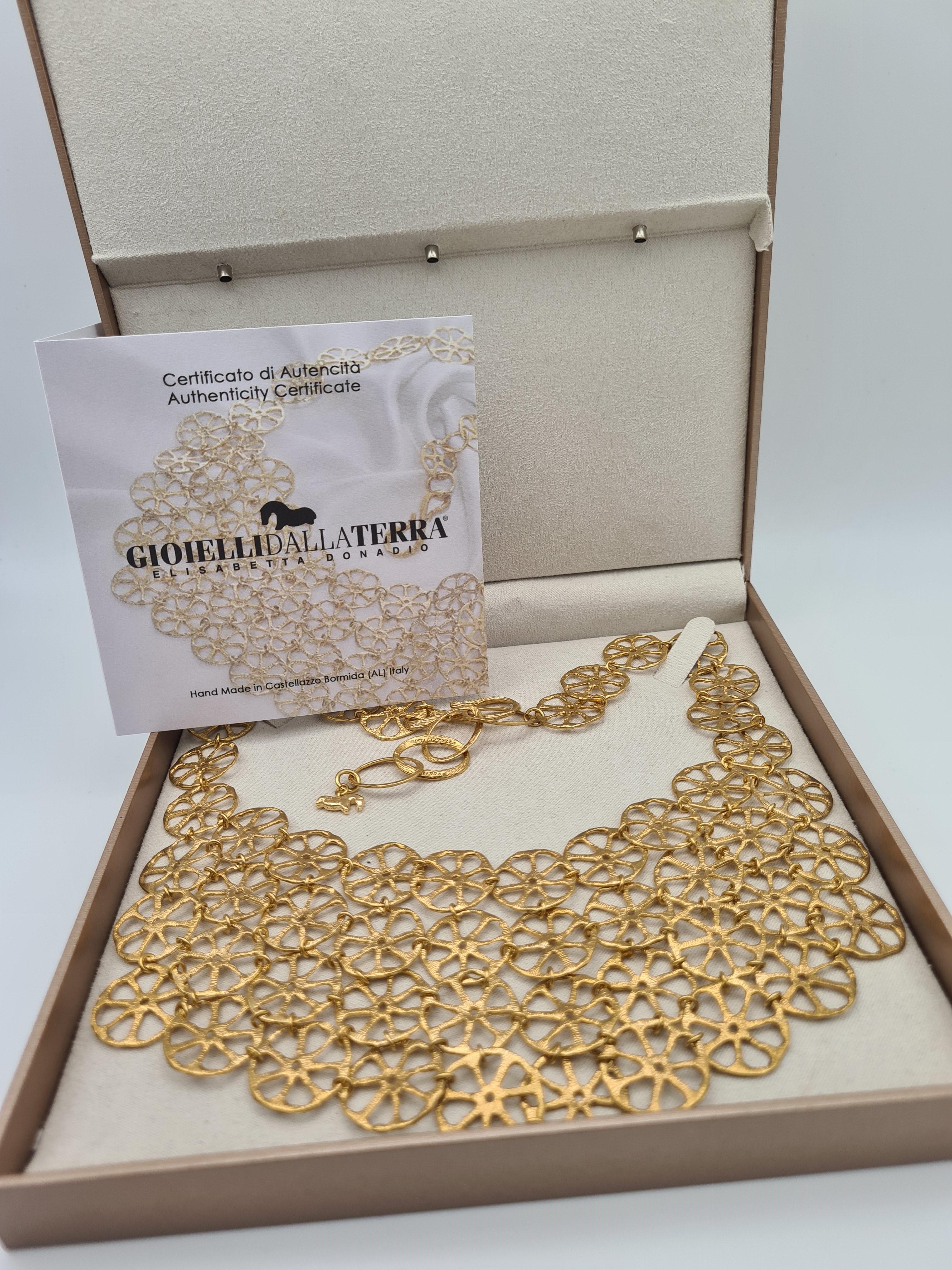 Girocollo Collezione Disco Traforato preistorico For Sale 3