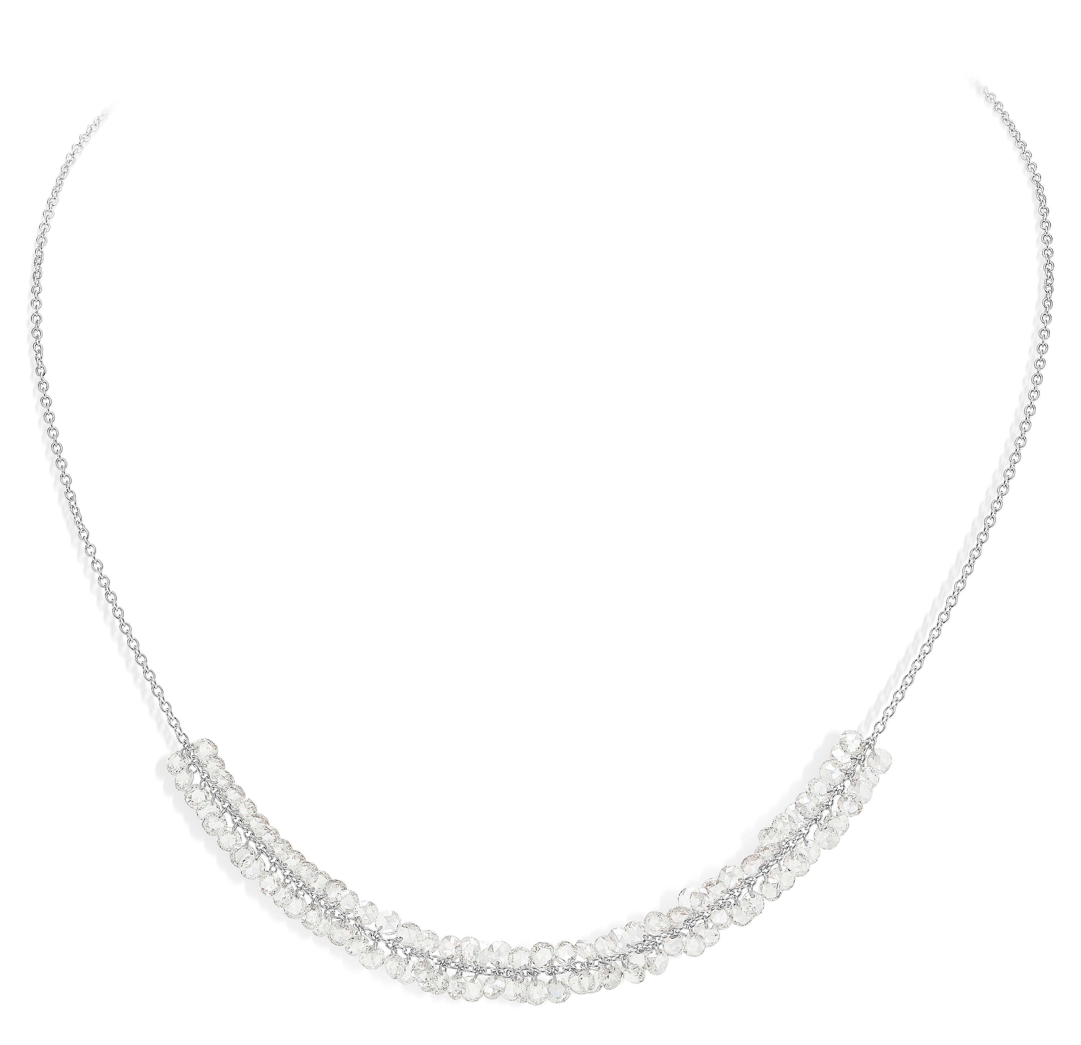 La collezione COSTELLAZIONE esprime una personalità colta e discreta.
I diamanti taglio a rosa si uniscono per disegnare una collezione di grande linearità estetica, che rifiuta ogni eccesso, alla ricerca della leggerezza assoluta. I diamanti sono