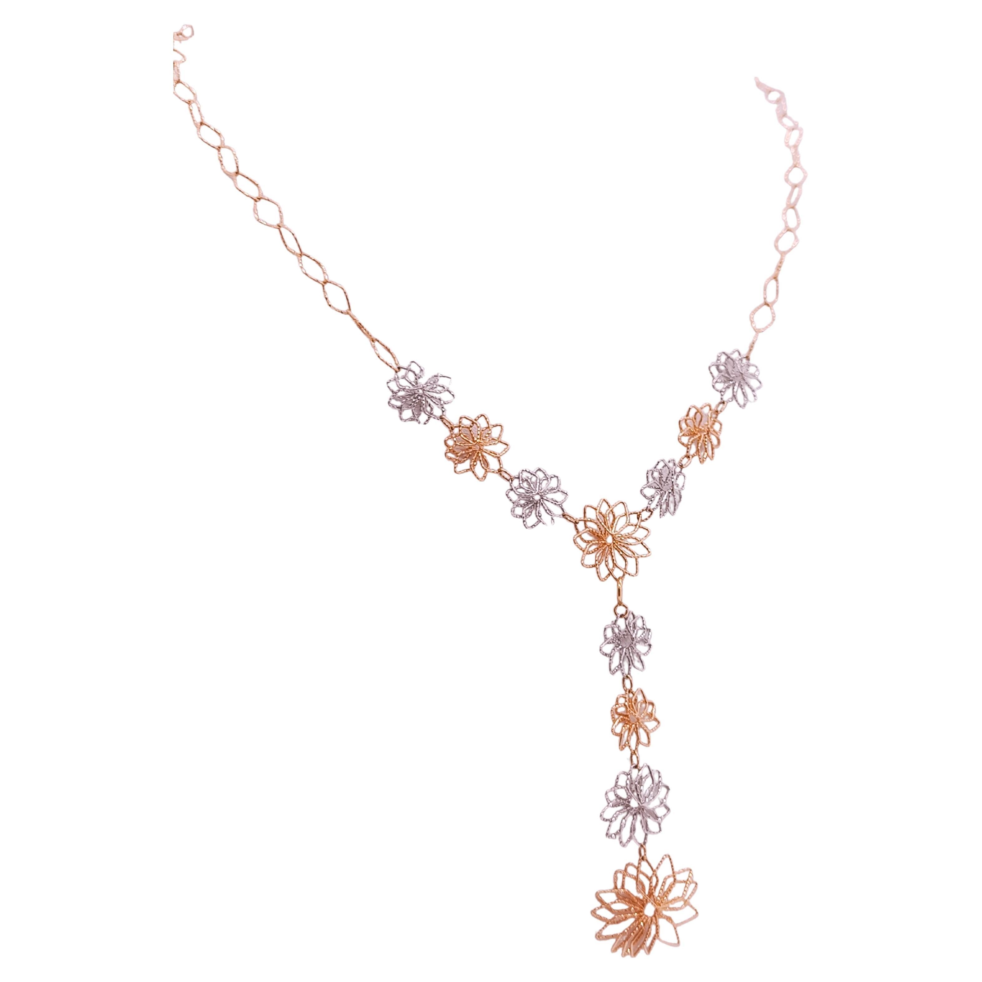 18k White and Yellow Gold necklace with carved flowers and removable pendant For Sale