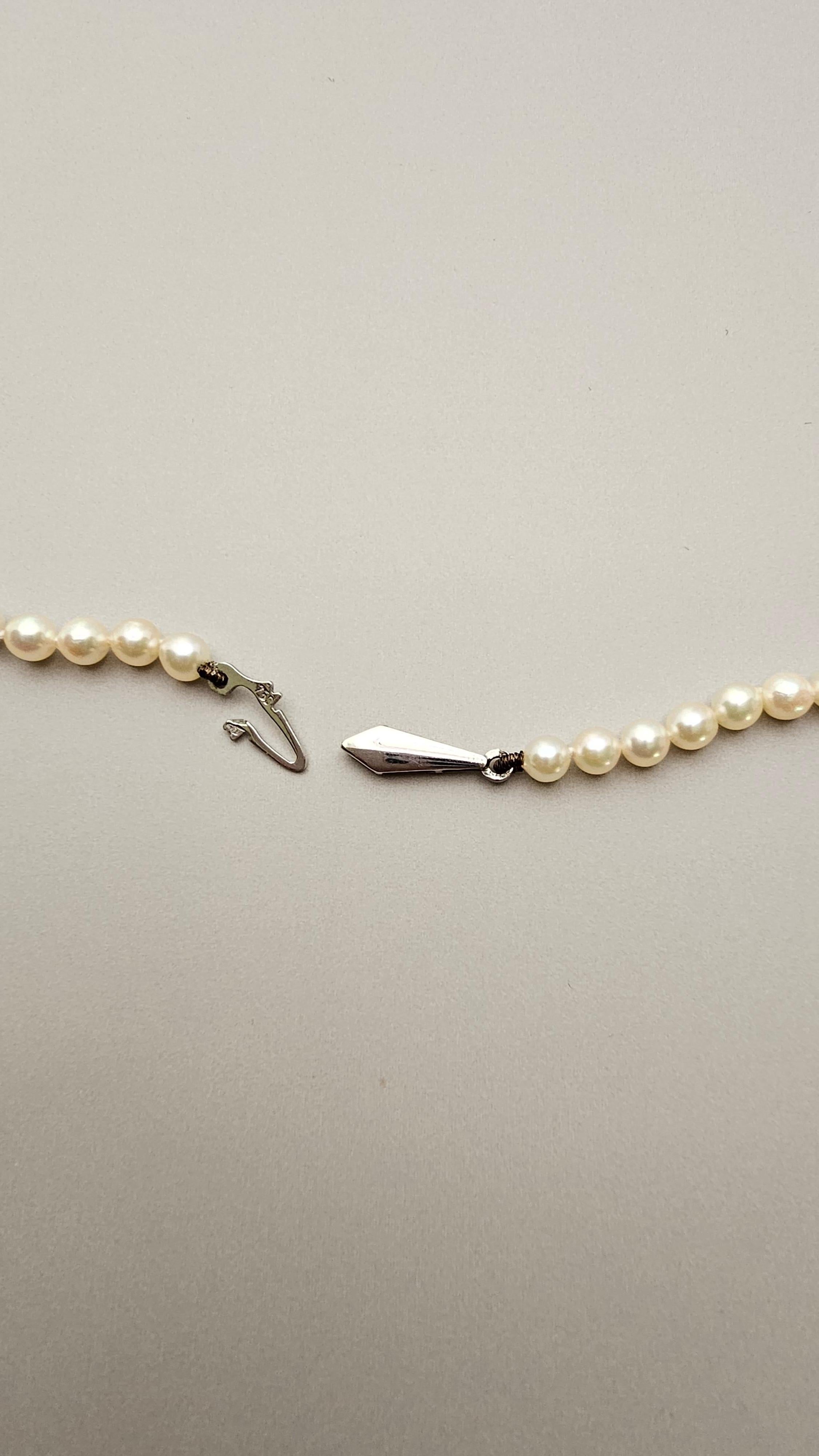 White Gold, Japanese Pearls and Diamonds Necklace For Sale 3