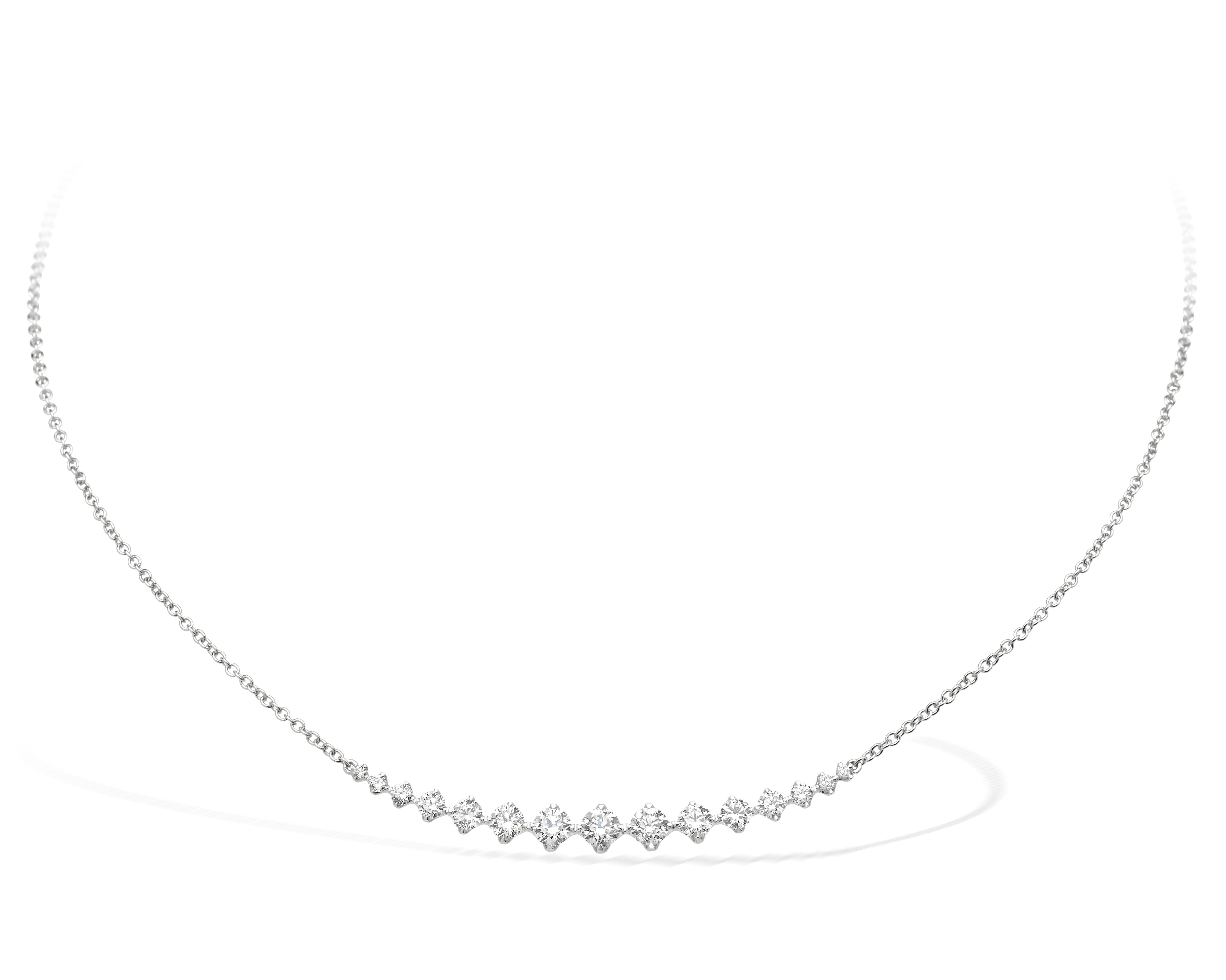 Necklace made by Busatti Milano, a historic Italian fashion house renowned for its innovative designs.
In the LUCE collection, purity of design meets diamond light.
LUCE reinterprets classic jewelry to give the Collection a sophisticated character