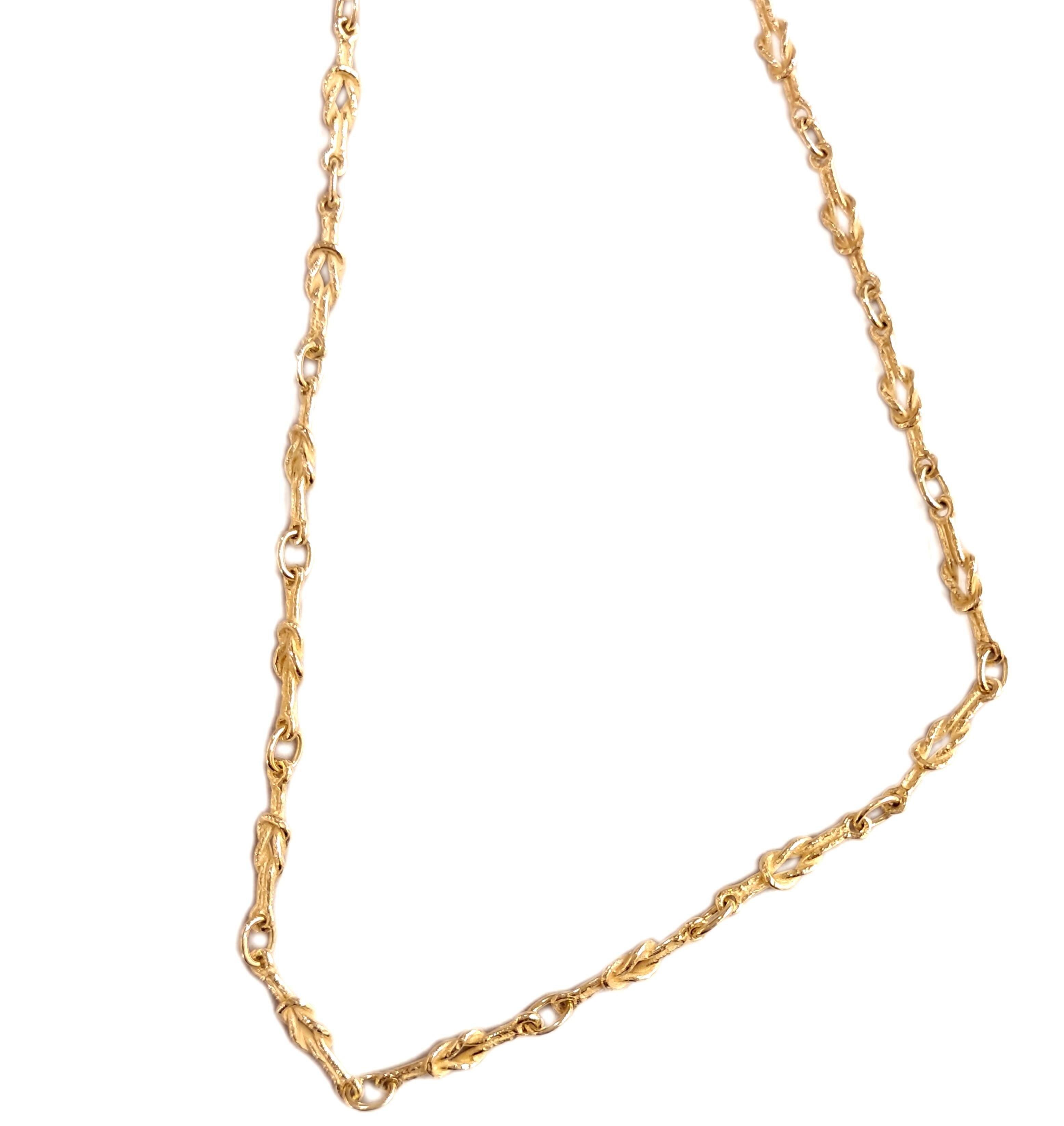 Collier 'Nodini' en or jaune 18k satiné en vente 1