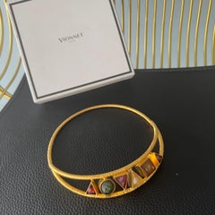 Collar rígido Vionnet con caja