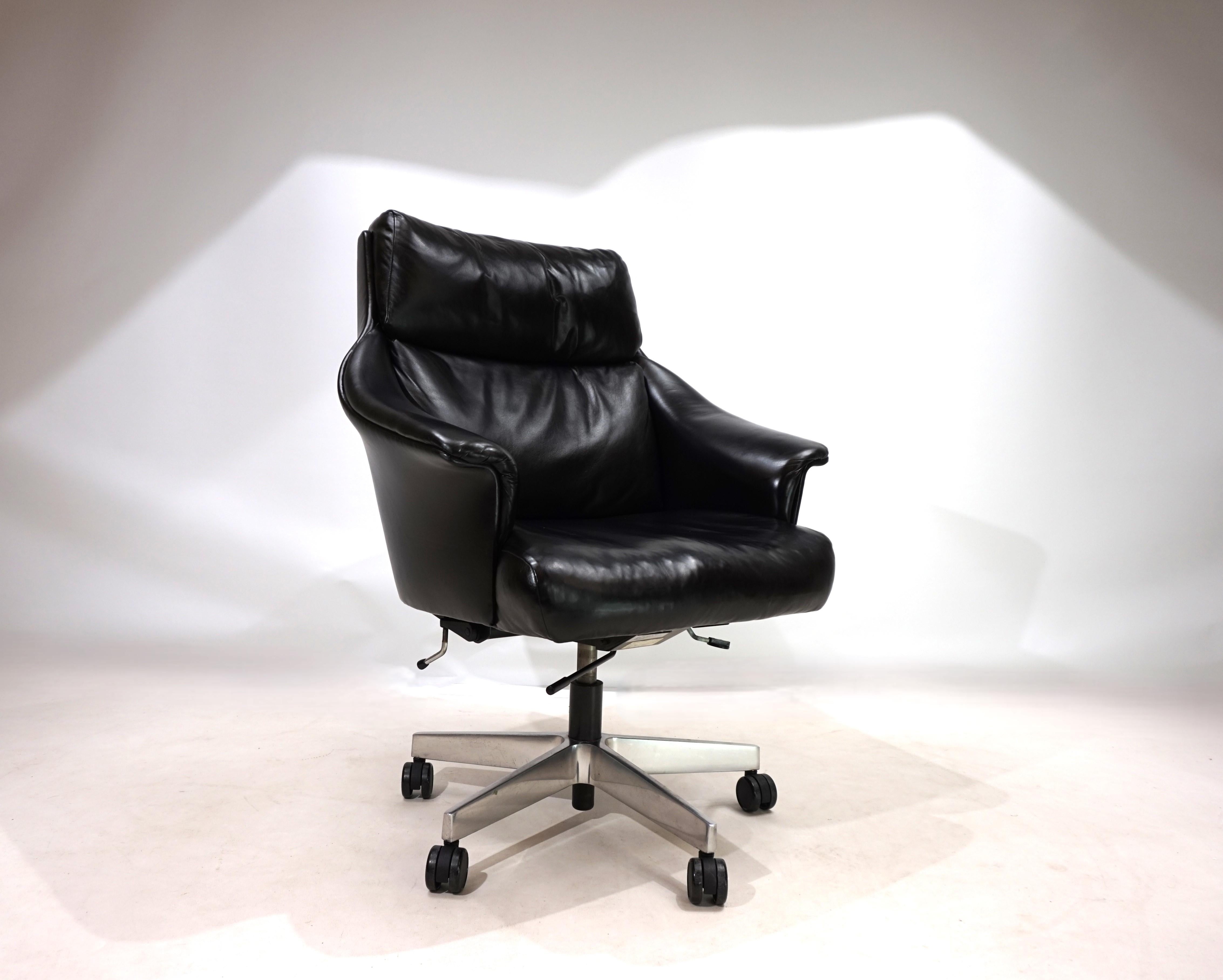 Silla de oficina de piel Giroflex 7051 de Martin Stoll, 1960 9