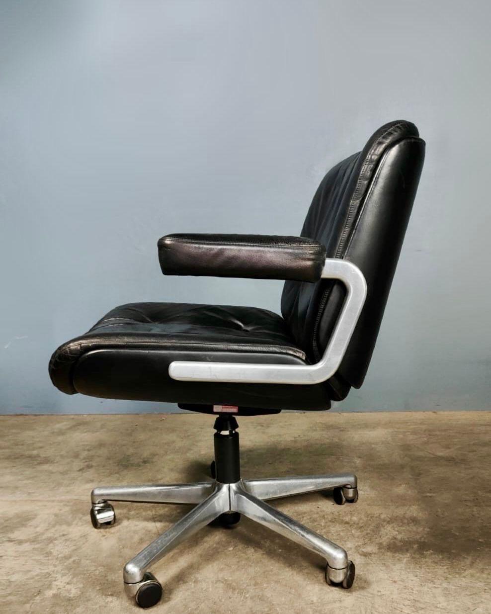 Giroflex Swivel Black Leather Desk Office Chair Karl Dittert Martin Stoll Retro In Excellent Condition For Sale In Cambridge, GB