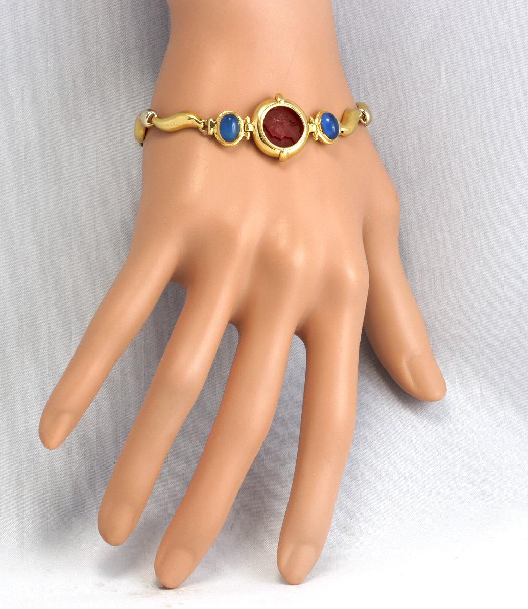 Women's Girovi Cameo Carnelian Inlay and Sapphire 18K Solid Yellow Gold Bracelet For Sale