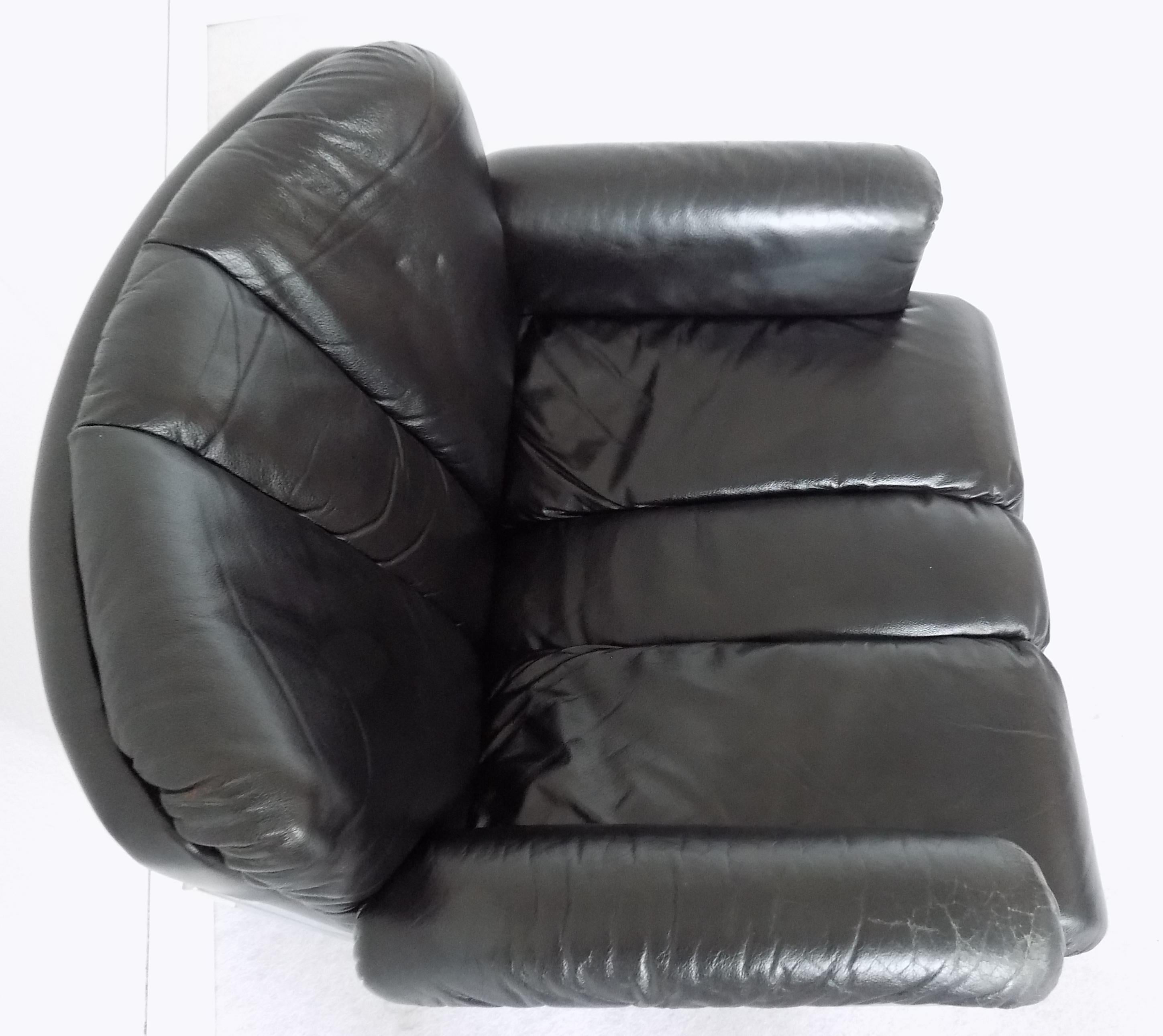 Girsberger Eurochair Black Leather Lounge Chair, Swiss made, Mid-Century modern For Sale 5