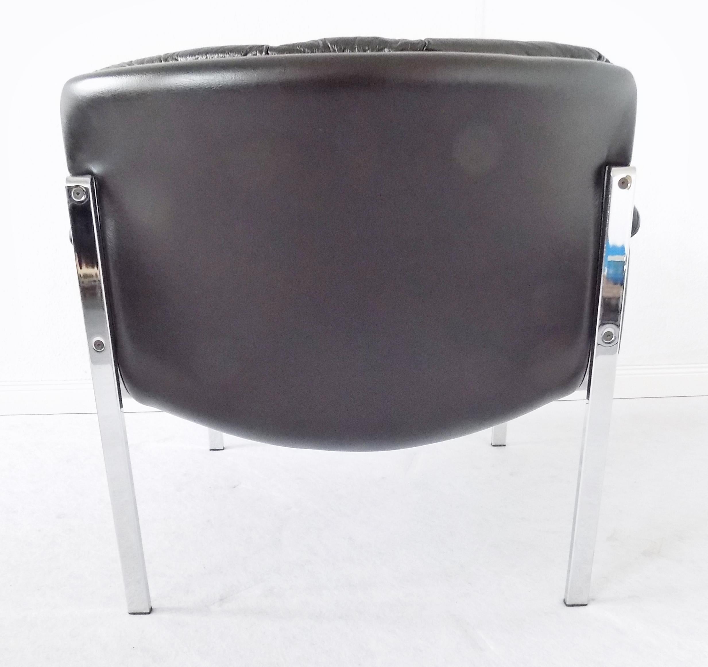 Girsberger Eurochair Black Leather Lounge Chair, Swiss made, Mid-Century modern For Sale 10