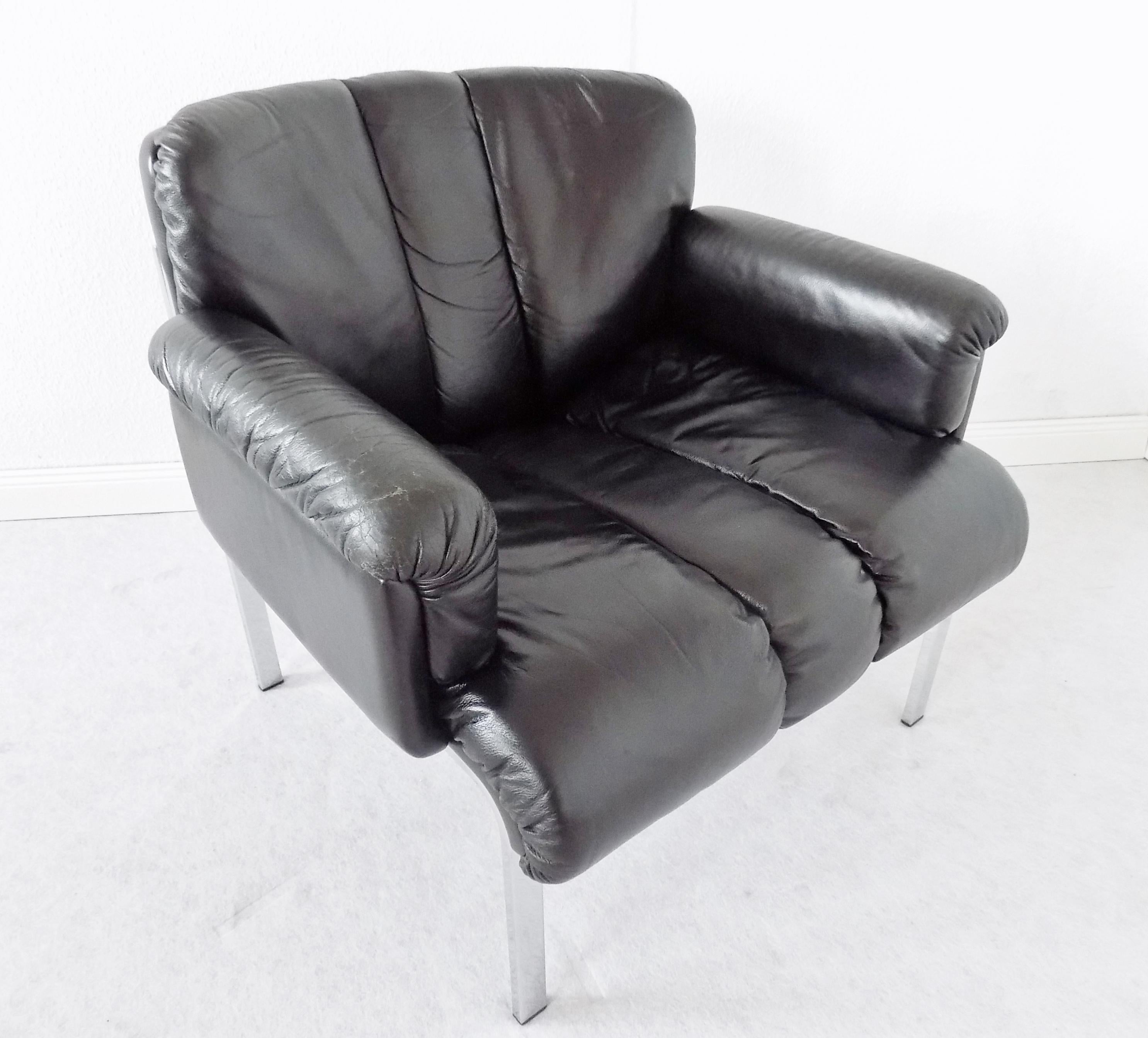 Girsberger Eurochair Black Leather Lounge Chair, Swiss made, Mid-Century modern For Sale 1