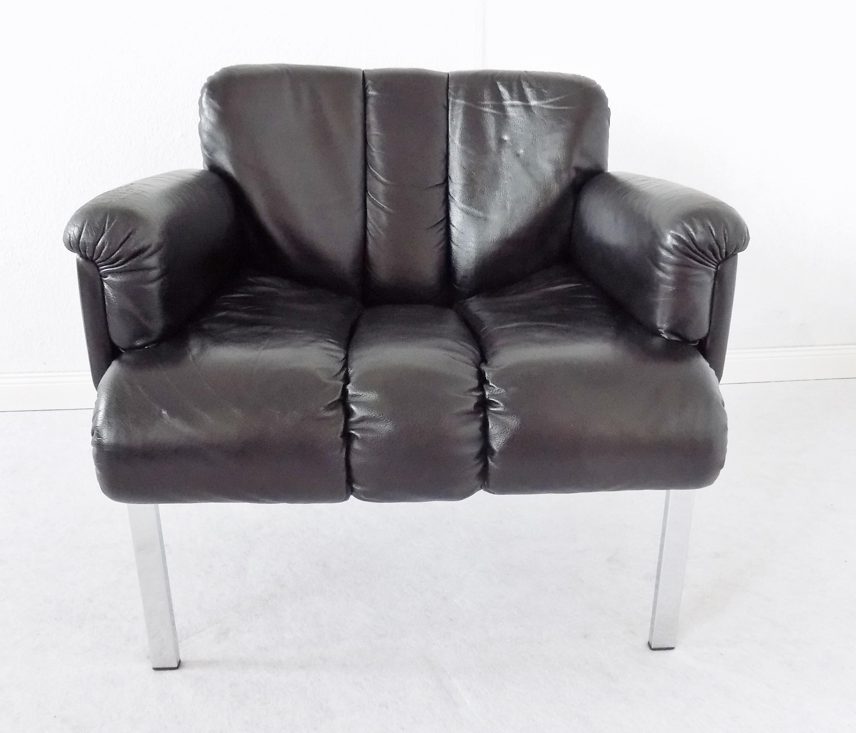 Girsberger Eurochair Black Leather Lounge Chair, Swiss made, Mid-Century modern For Sale 3
