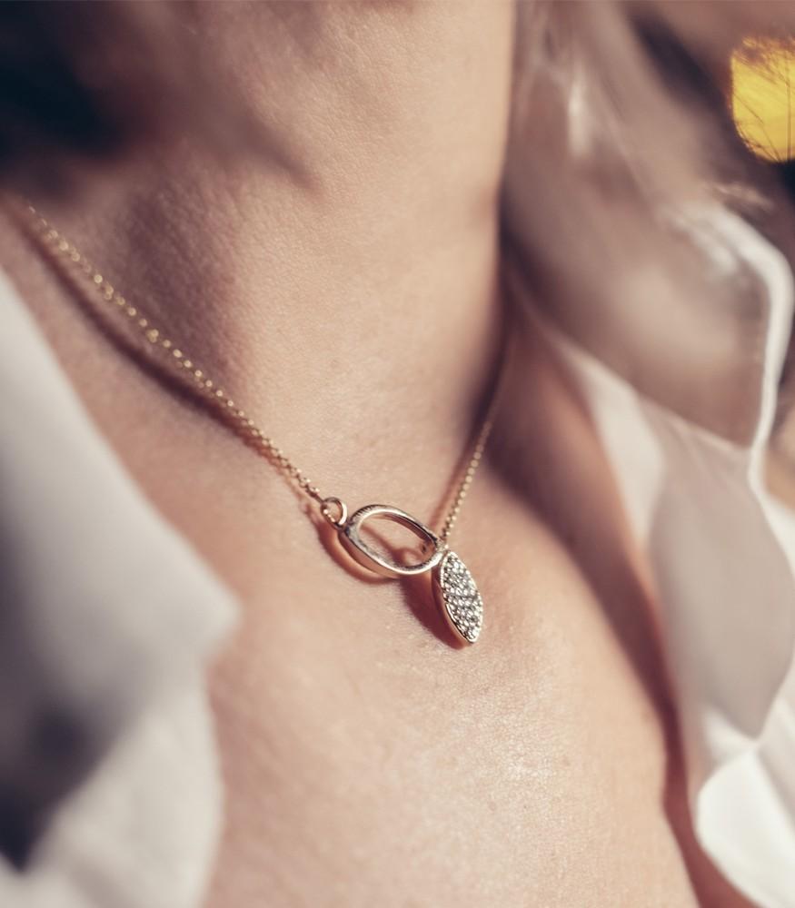 Giselle Kollektion Abelia 18 Karat Gelbgold Choker-Halskette mit Diamanten (Brillantschliff) im Angebot