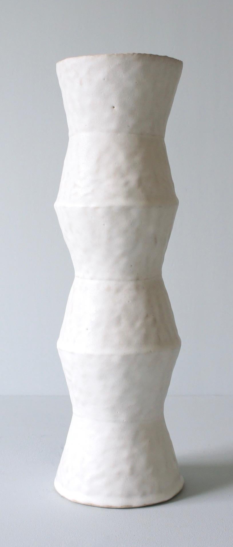 Organique Vase contemporain en céramique blanche de Giselle Hicks, 2019 en vente