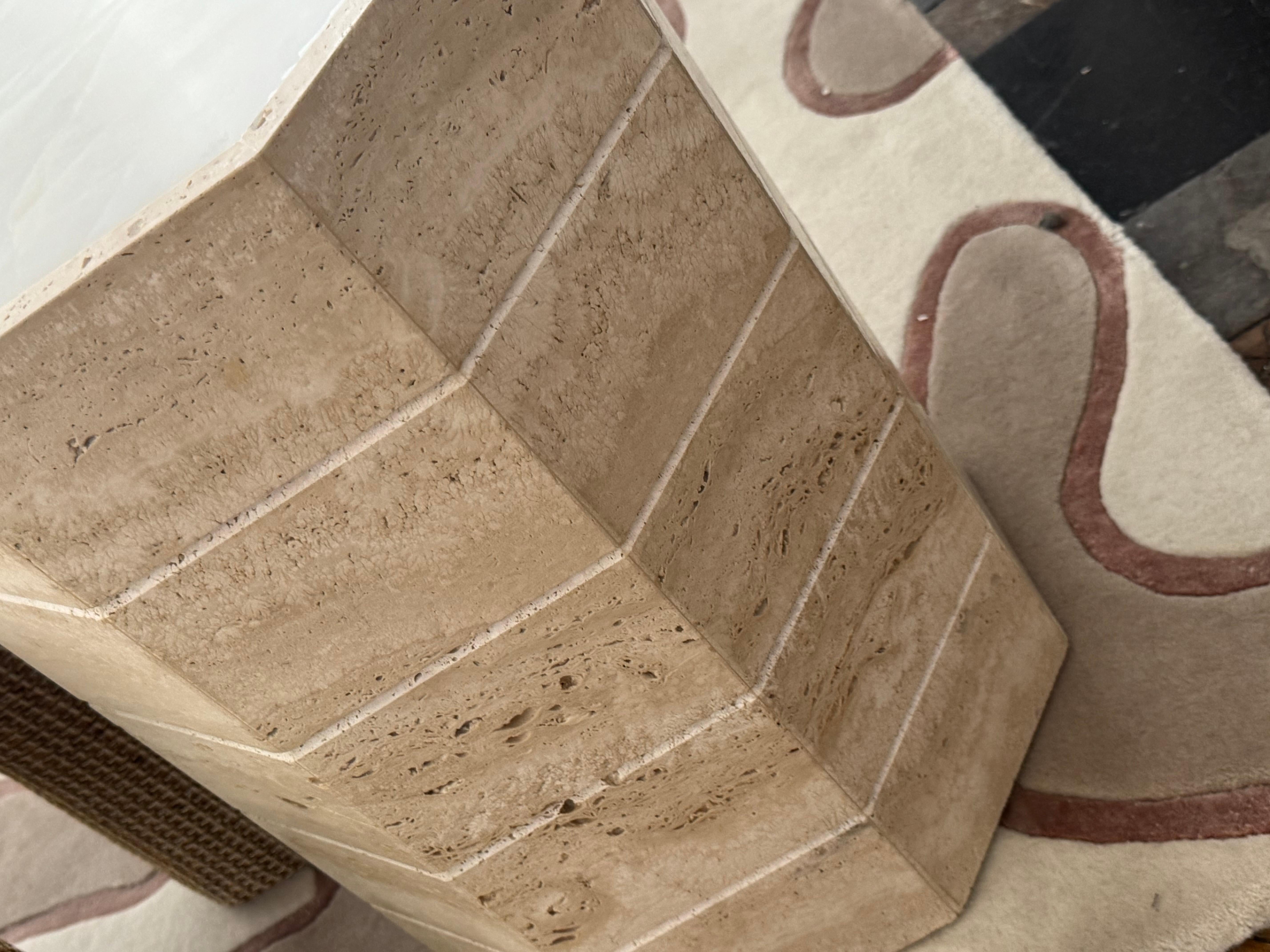 Mesa auxiliar Gisou - Travertin et Onyx blanc par Studio Gaïa en venta 4