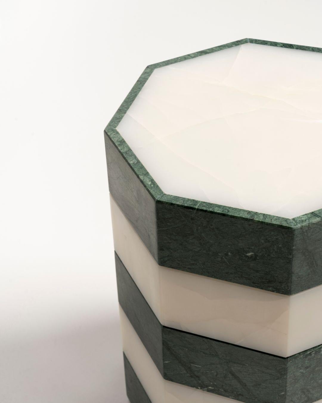 Marquetry Gisou Table d'appoint - Rayures marbre et onyx par Studio Gaïa For Sale