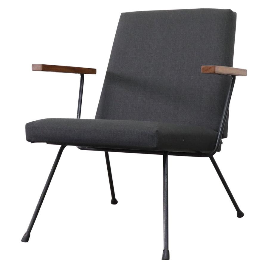 Gispen 1409 Lounge Chair with Arms