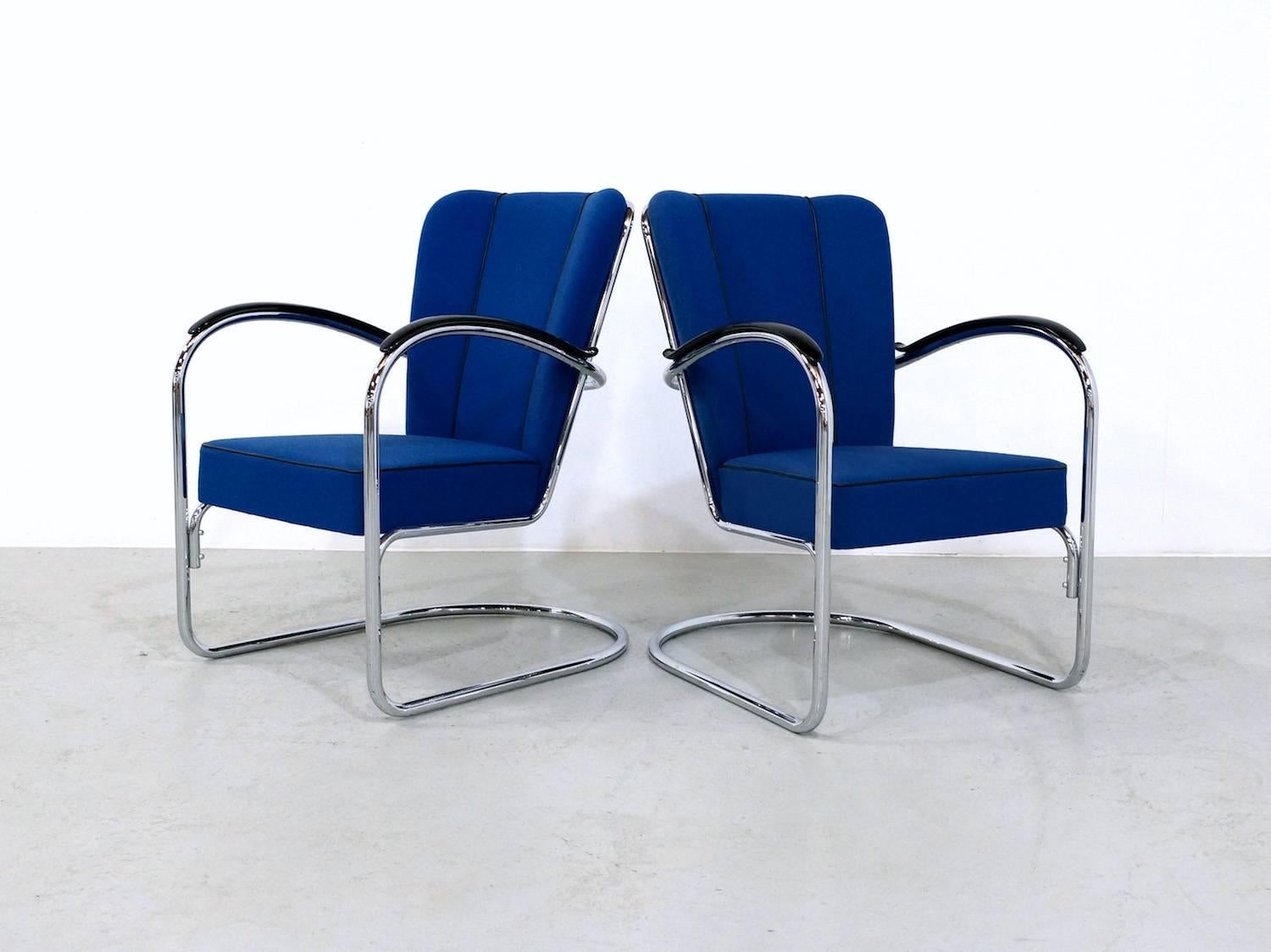 Gispen 412 Easy Chair by W.H. Gispen for Dutch Originals, Set of Two In Good Condition In 's Heer Arendskerke, NL