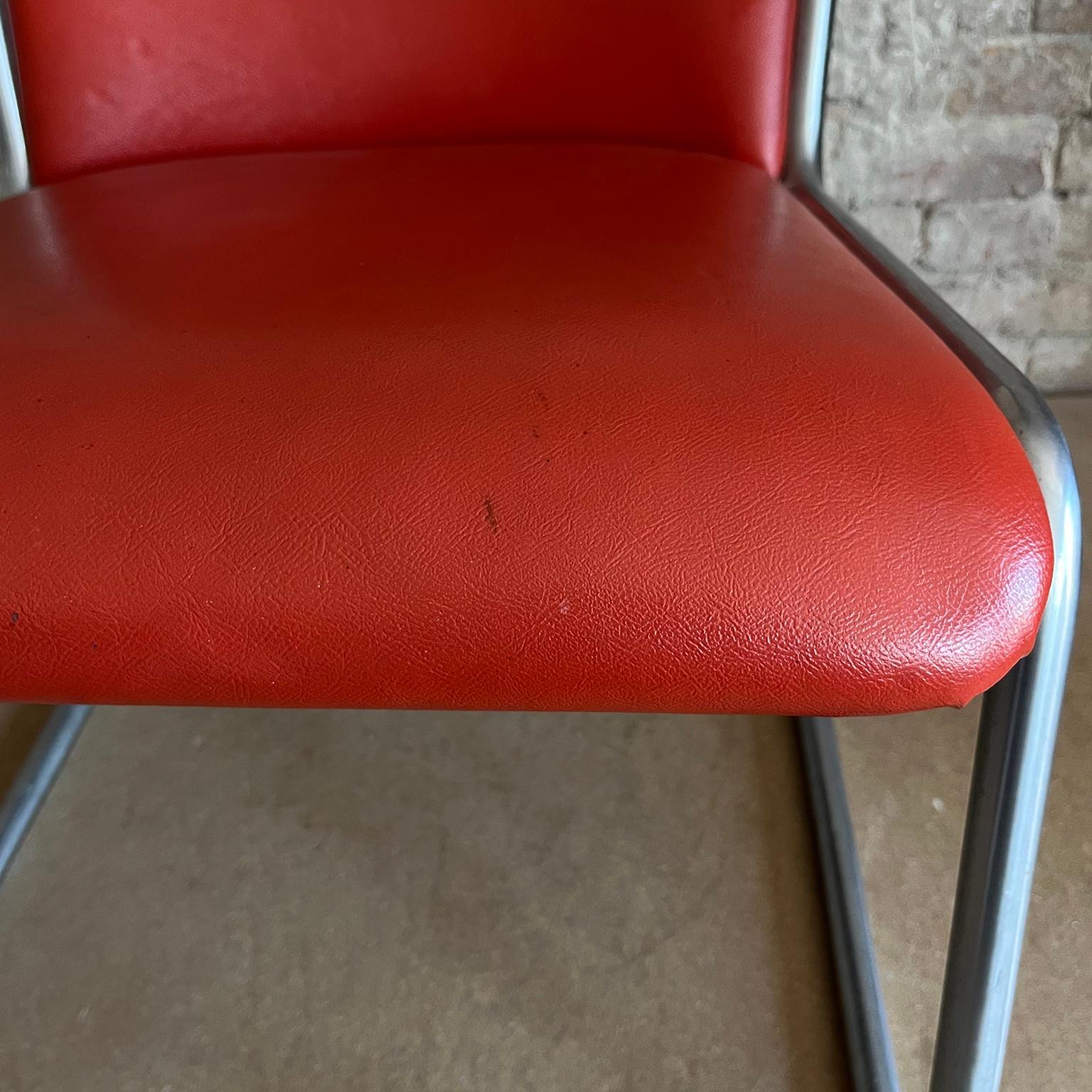 Gispen 413 en Skai rojo original de los sesenta con reposabrazos negros en venta 1