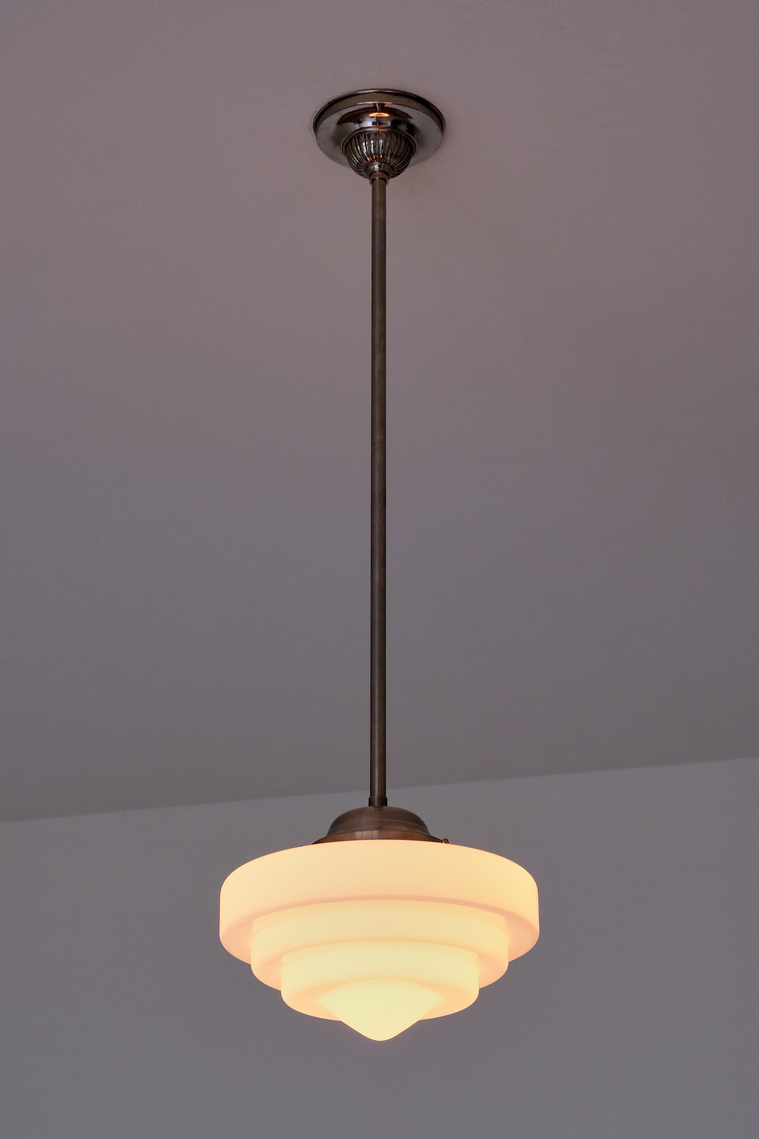Gispen Art Deco Tiered Pendant Light in Opal Glass and Nickel, Netherlands, 1950 In Good Condition For Sale In The Hague, NL