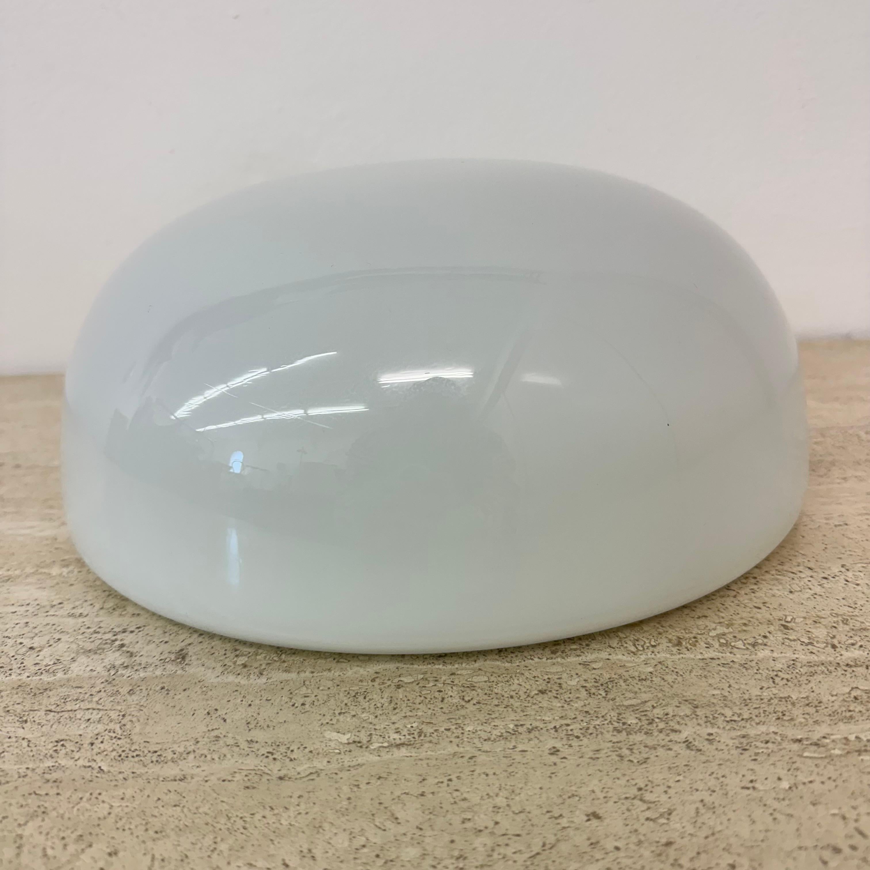 Gispen ceiling lamp Dutch design glass, 1930’s

Dimensions: 12cm H, 30cm diameter
Conditon: Good
Material: Glass, metal
Period: 1930’s
Origin: the Netherlands